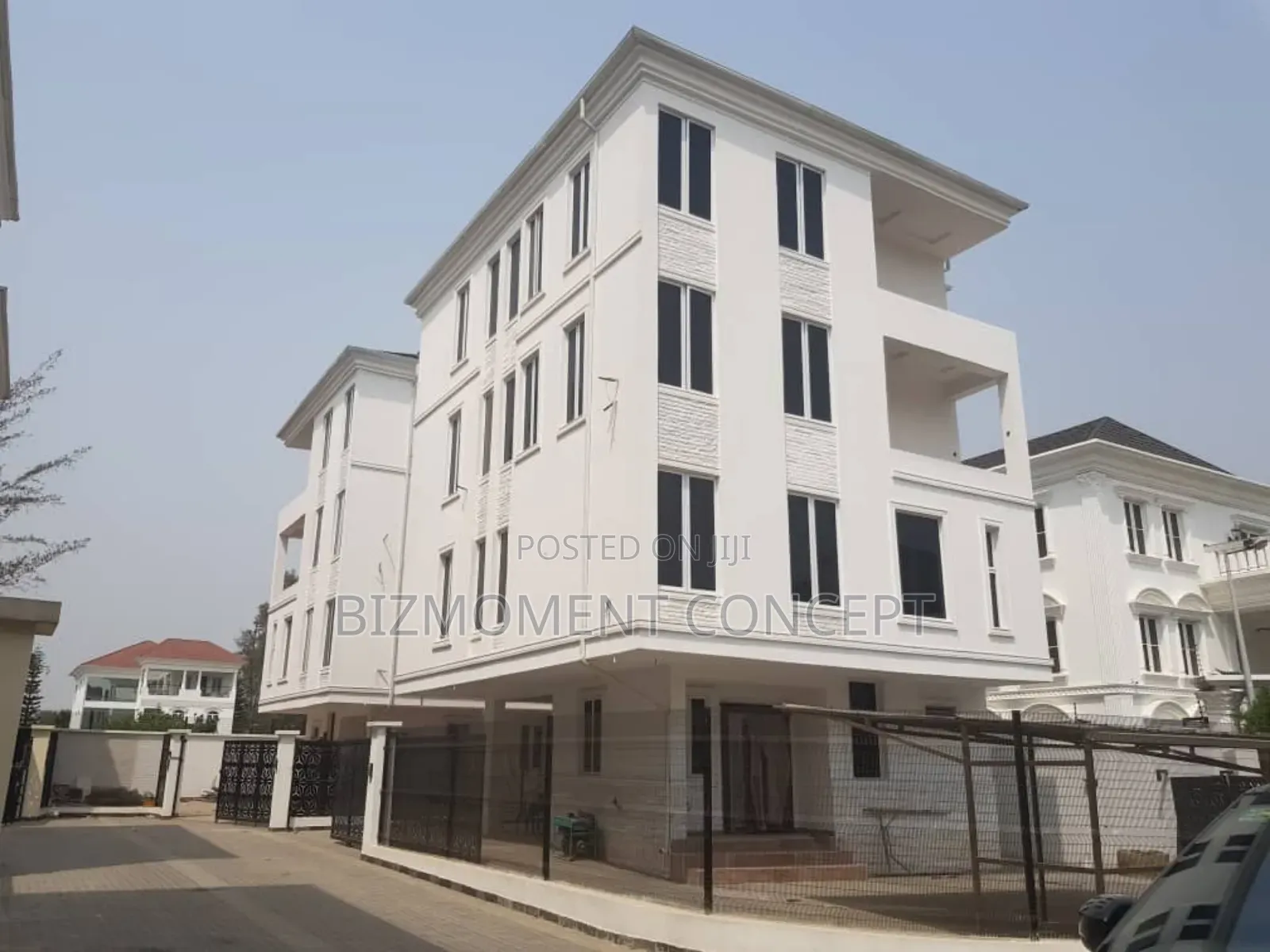 5bdrm Duplex in Banana Island for sale in Banana Island