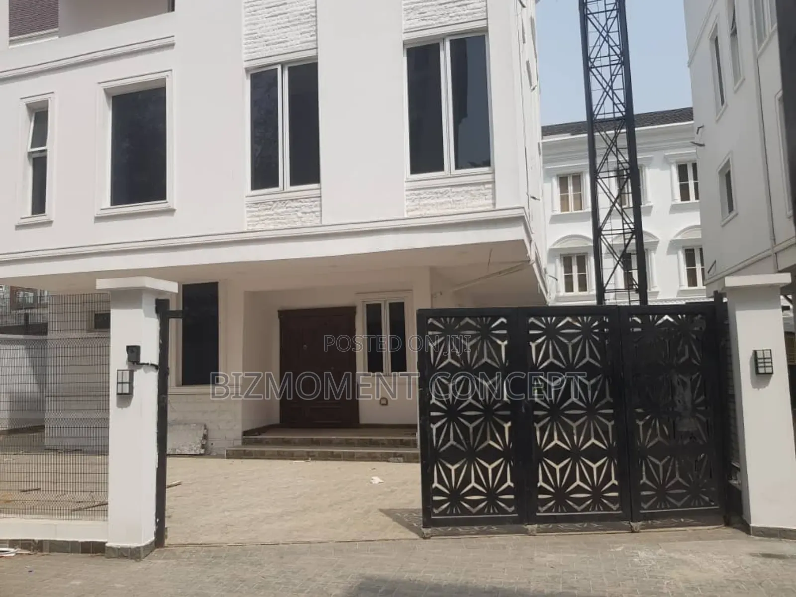 5bdrm Duplex in Banana Island for sale in Banana Island