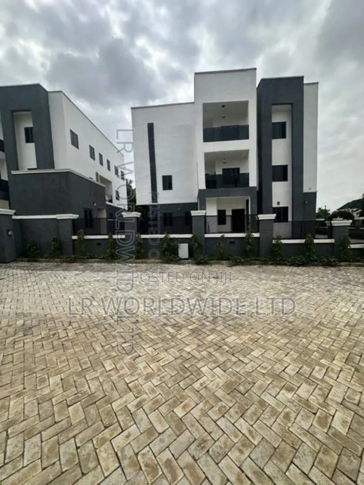7bdrm Mansion in Kaura for sale in Kaura