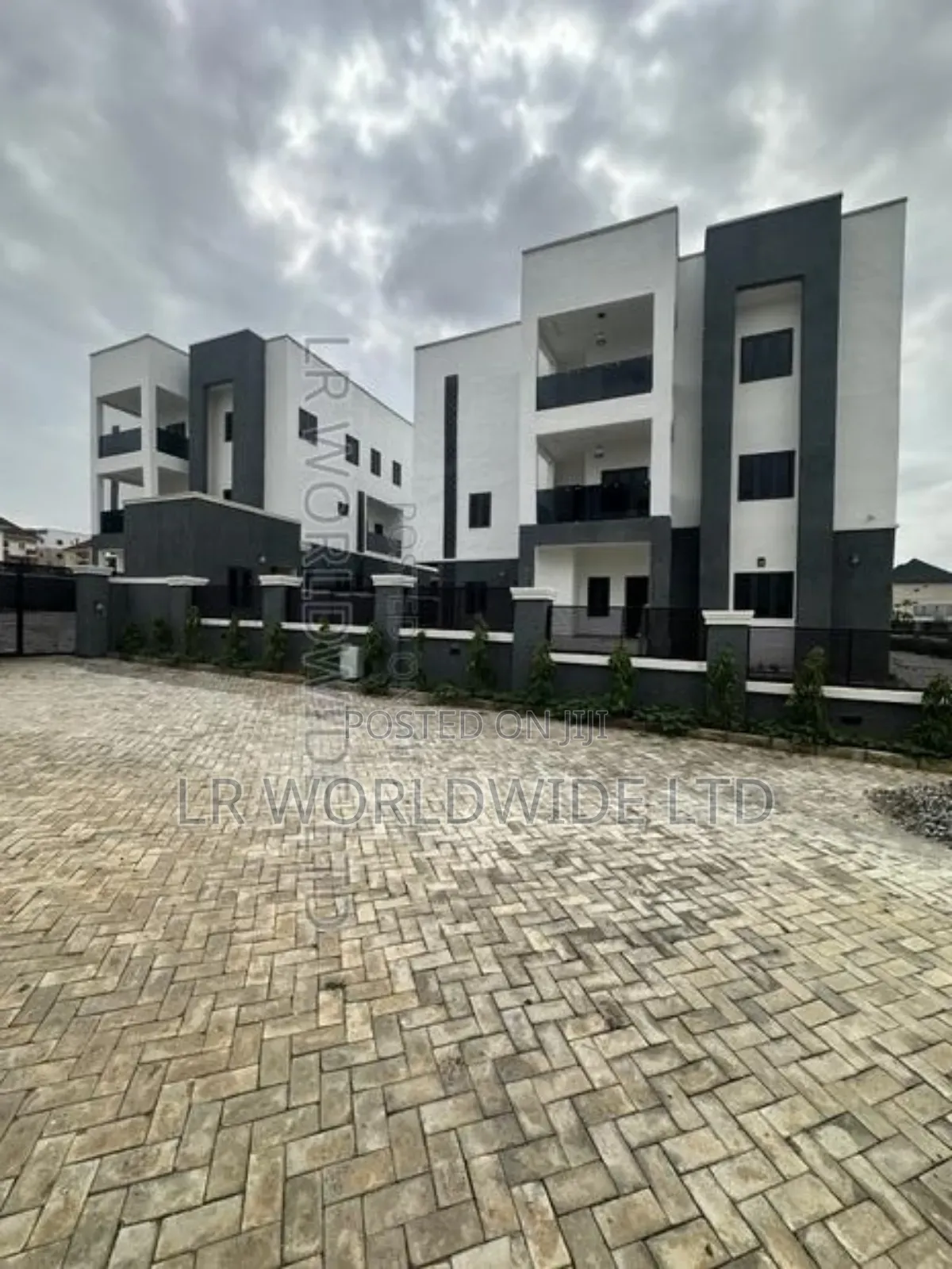 7bdrm Mansion in Kaura for sale in Kaura