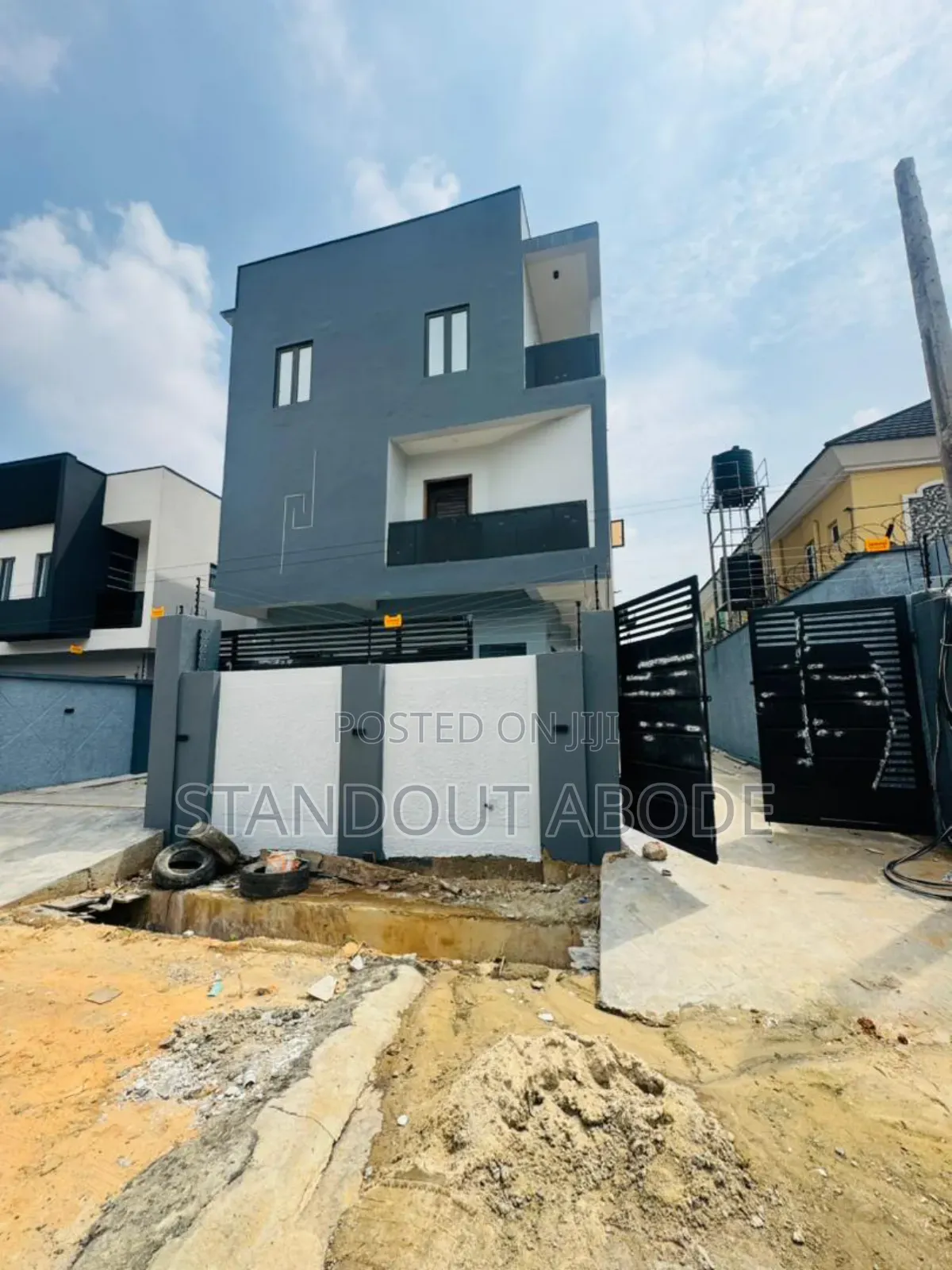 4bdrm Duplex in Inside An Estate, Ikeja for sale in Ikeja