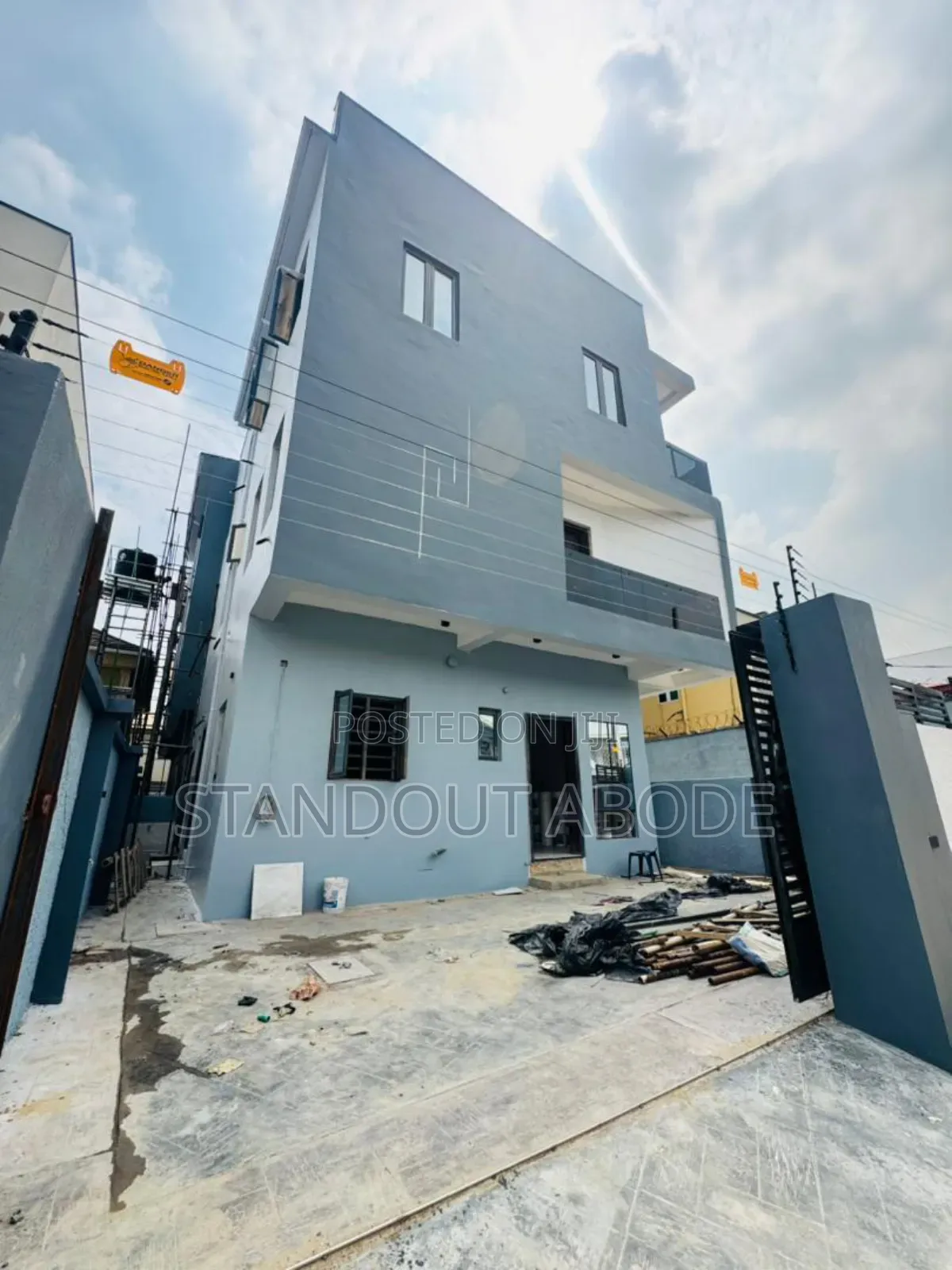 4bdrm Duplex in Inside An Estate, Ikeja for sale in Ikeja