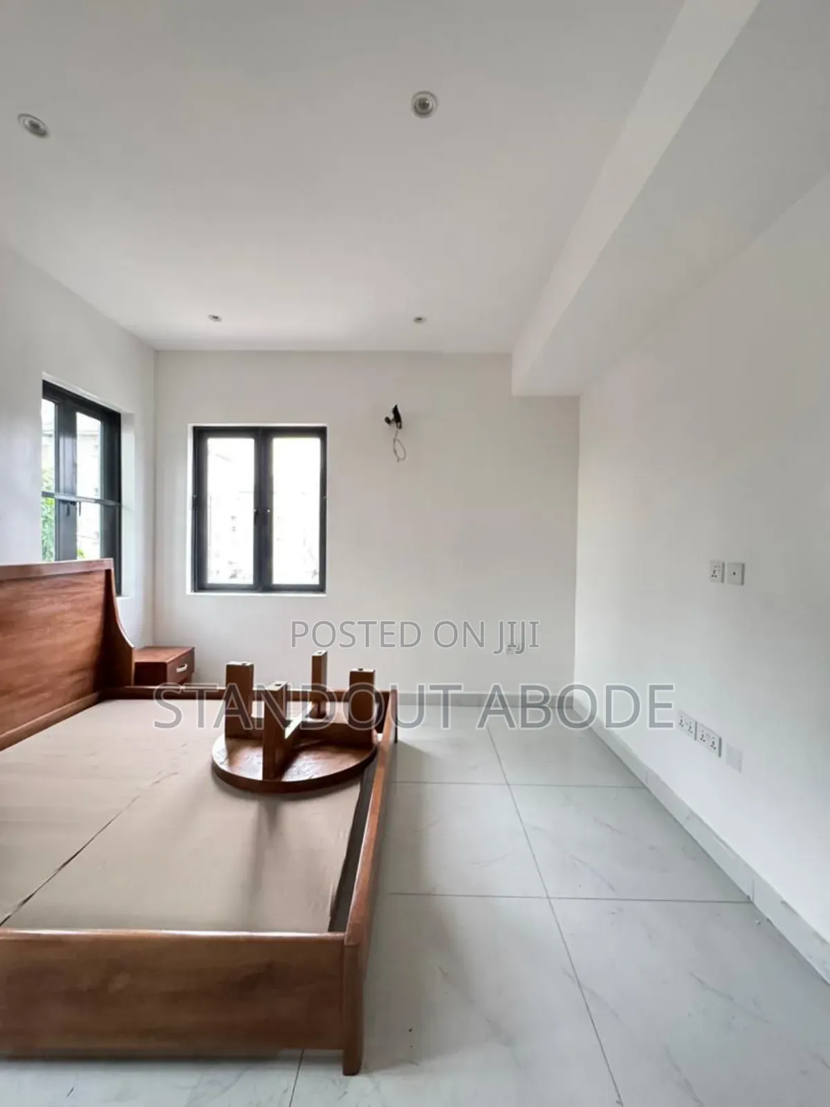 3bdrm Apartment in In An Estate, Yaba for sale in Yaba