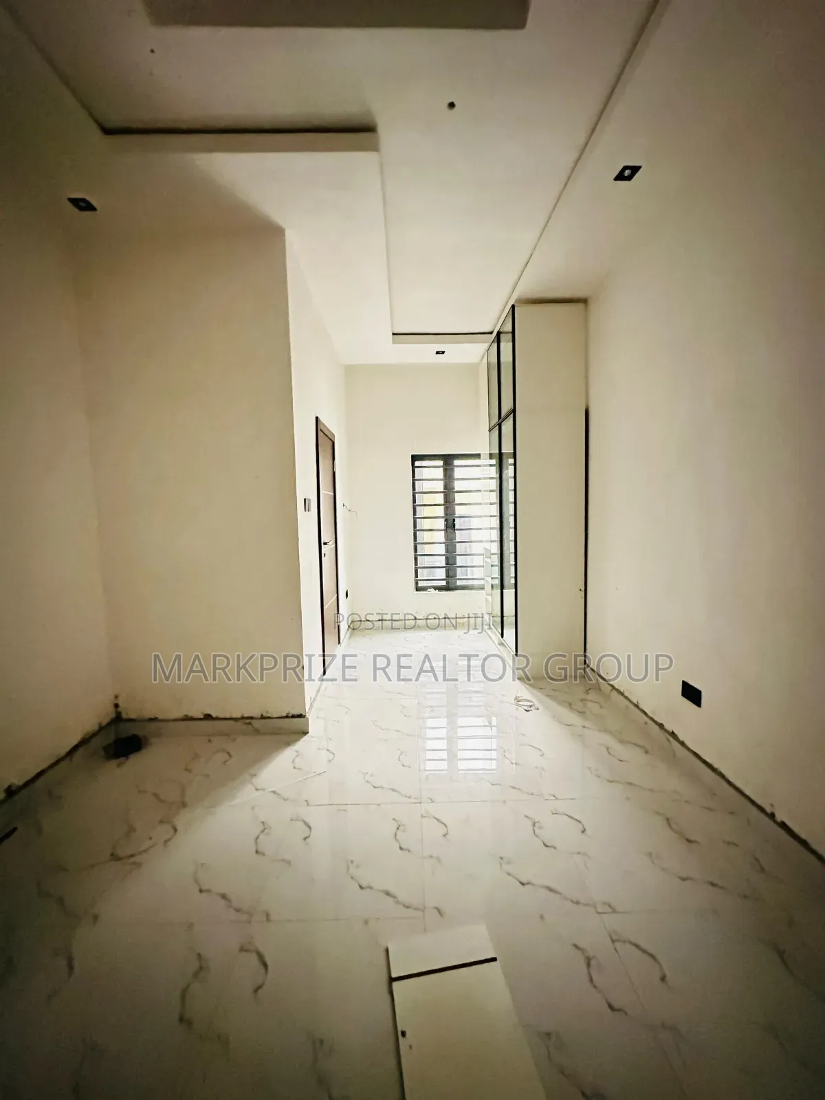 4bdrm Duplex in Oko-Oba for sale in Oko-Oba