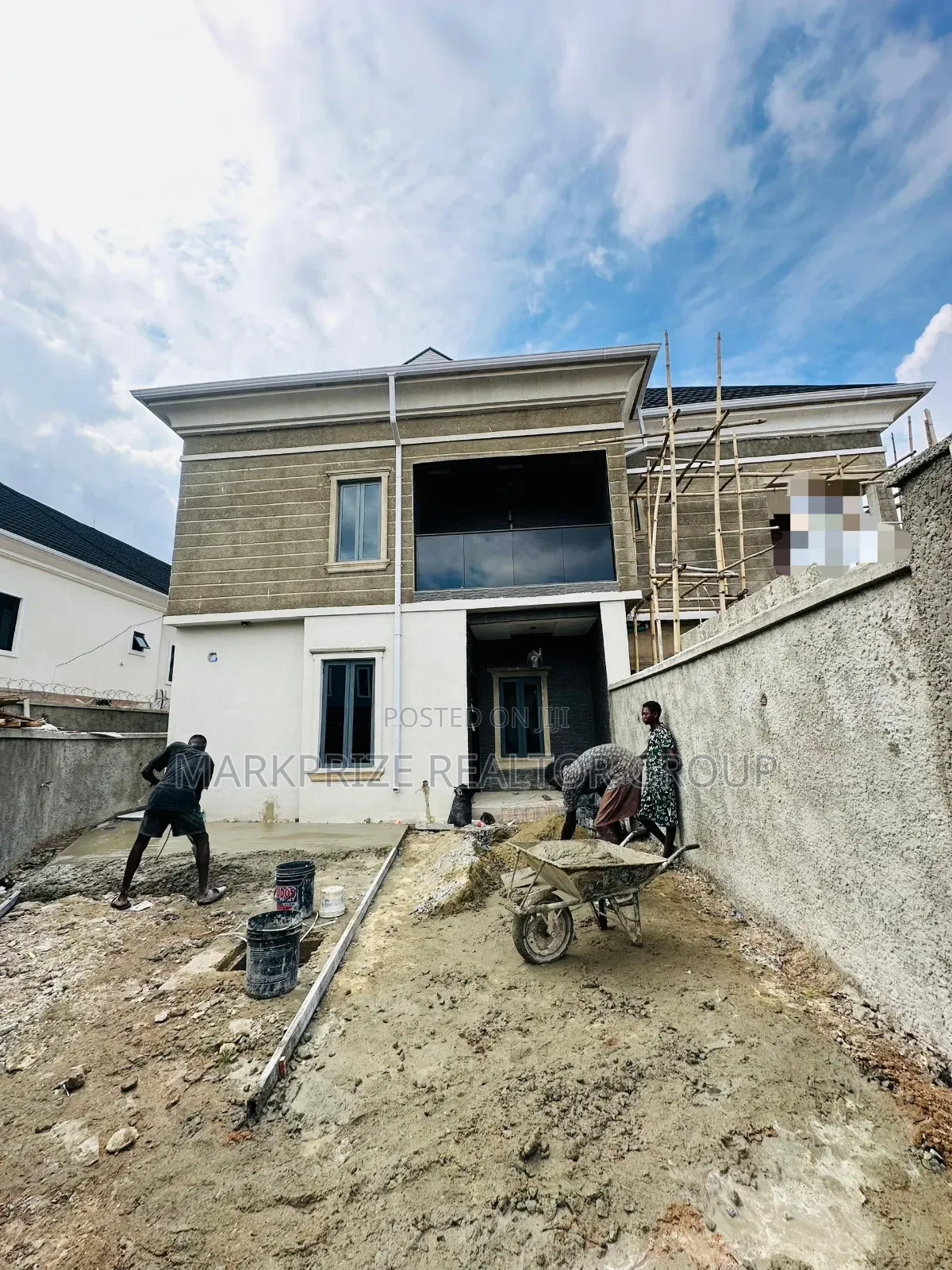 4bdrm Duplex in Oko-Oba for sale in Oko-Oba
