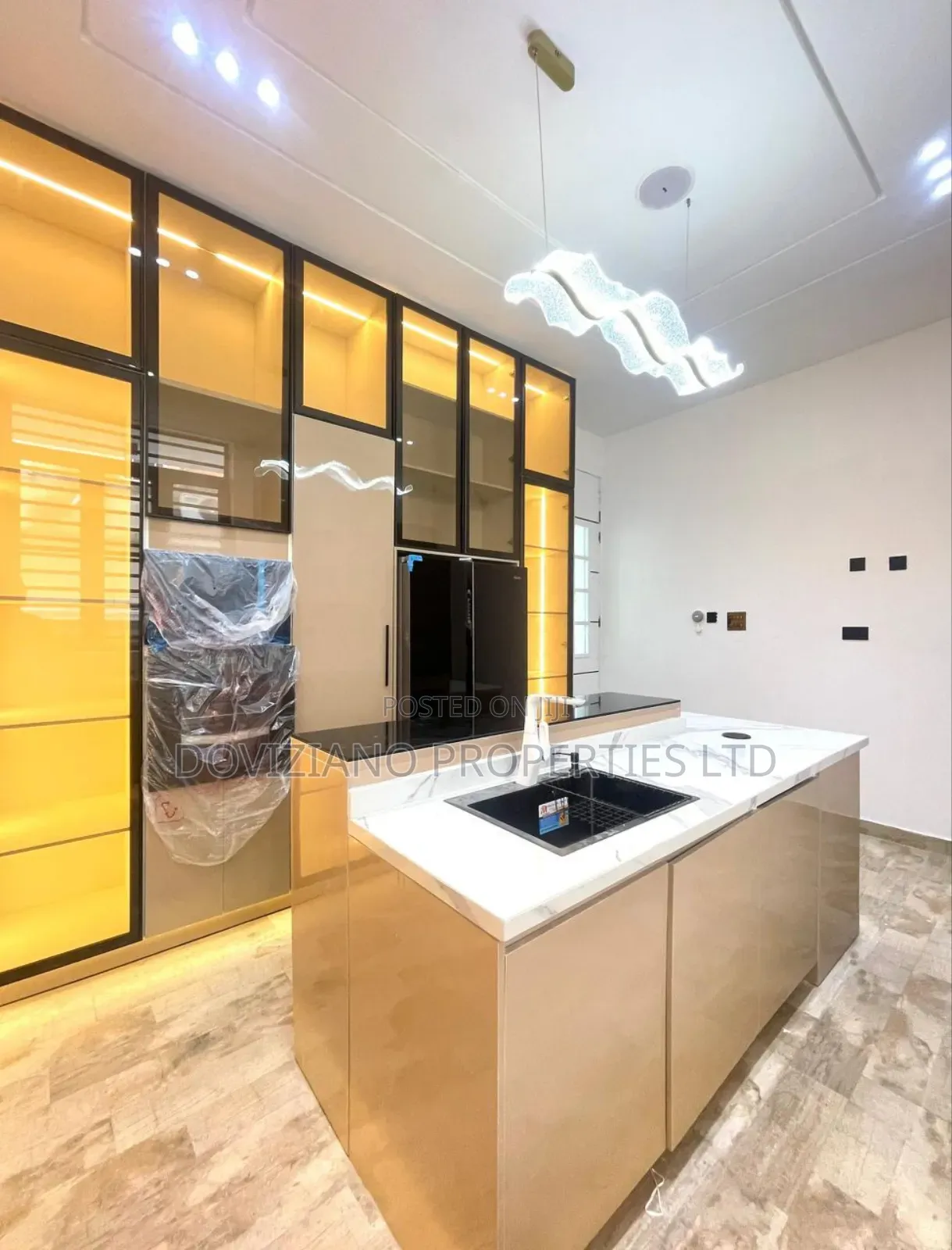 5bdrm Duplex in Ikota for sale in Ikota
