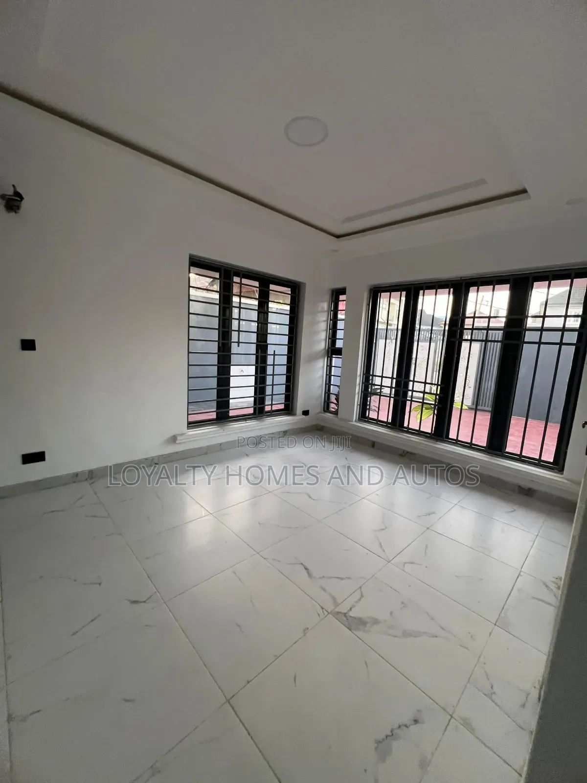 Furnished 5bdrm Duplex in Omole Phase 1 for sale in Omole Phase 1