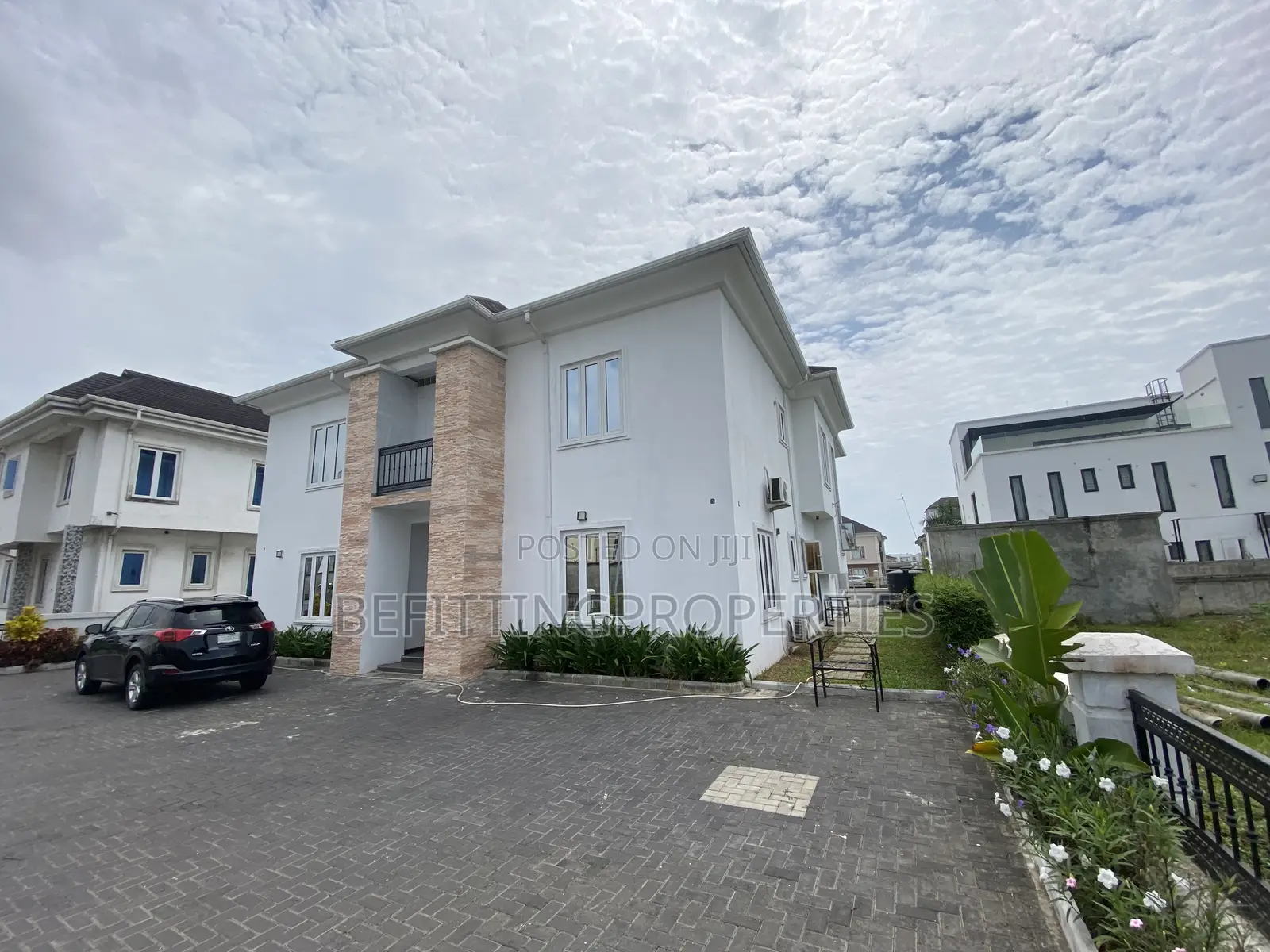 5bdrm Duplex in Lekki Phase 2 for sale in Lekki Phase 2