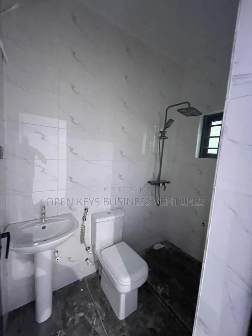 Furnished 3bdrm Bungalow in Alao Akala Estate, Akobo for sale in Akobo