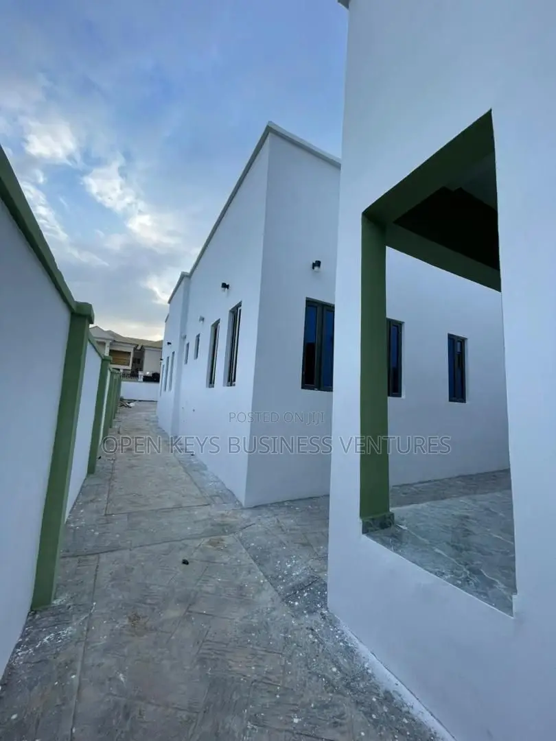 Furnished 3bdrm Bungalow in Alao Akala Estate, Akobo for sale in Akobo