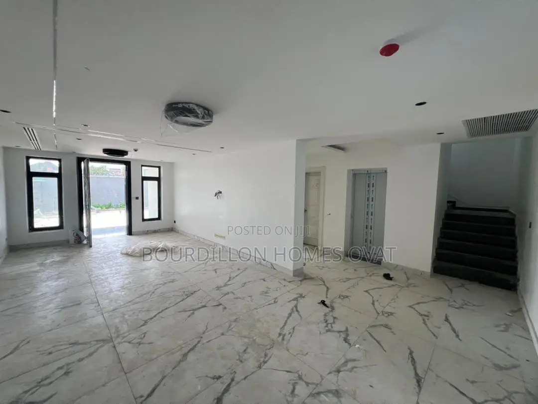 5bdrm Duplex in Banana Island for sale in Banana Island