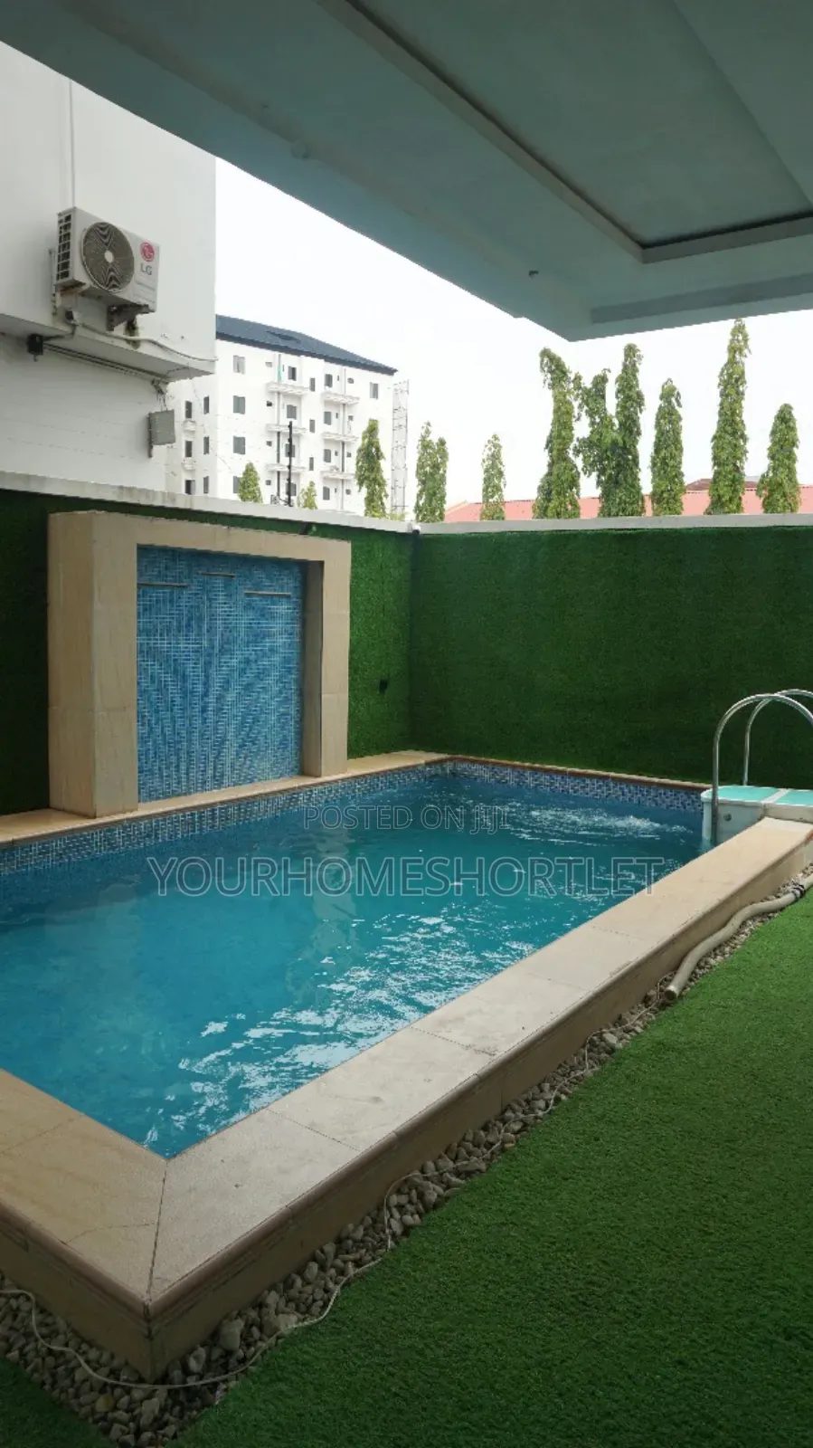 Luxury 6 Bedrooms With Private Cinema and Ps5 in Lekki Phase 1