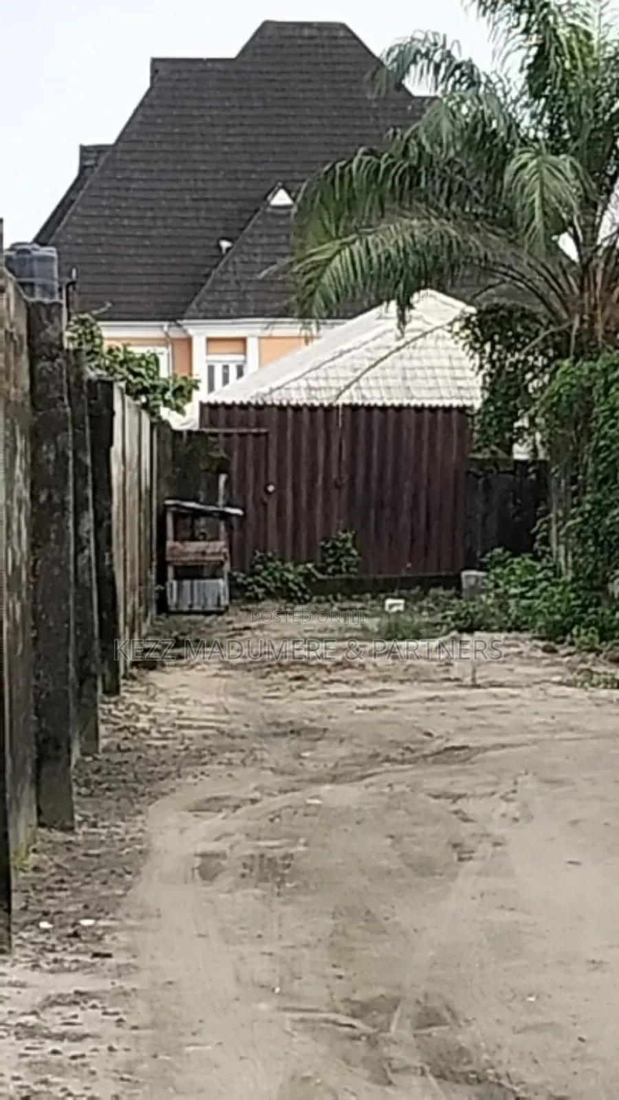 For Sale: One (1) Plot at Farm Road 2 Estate Eliozu Port Harcourt in Port-Harcourt