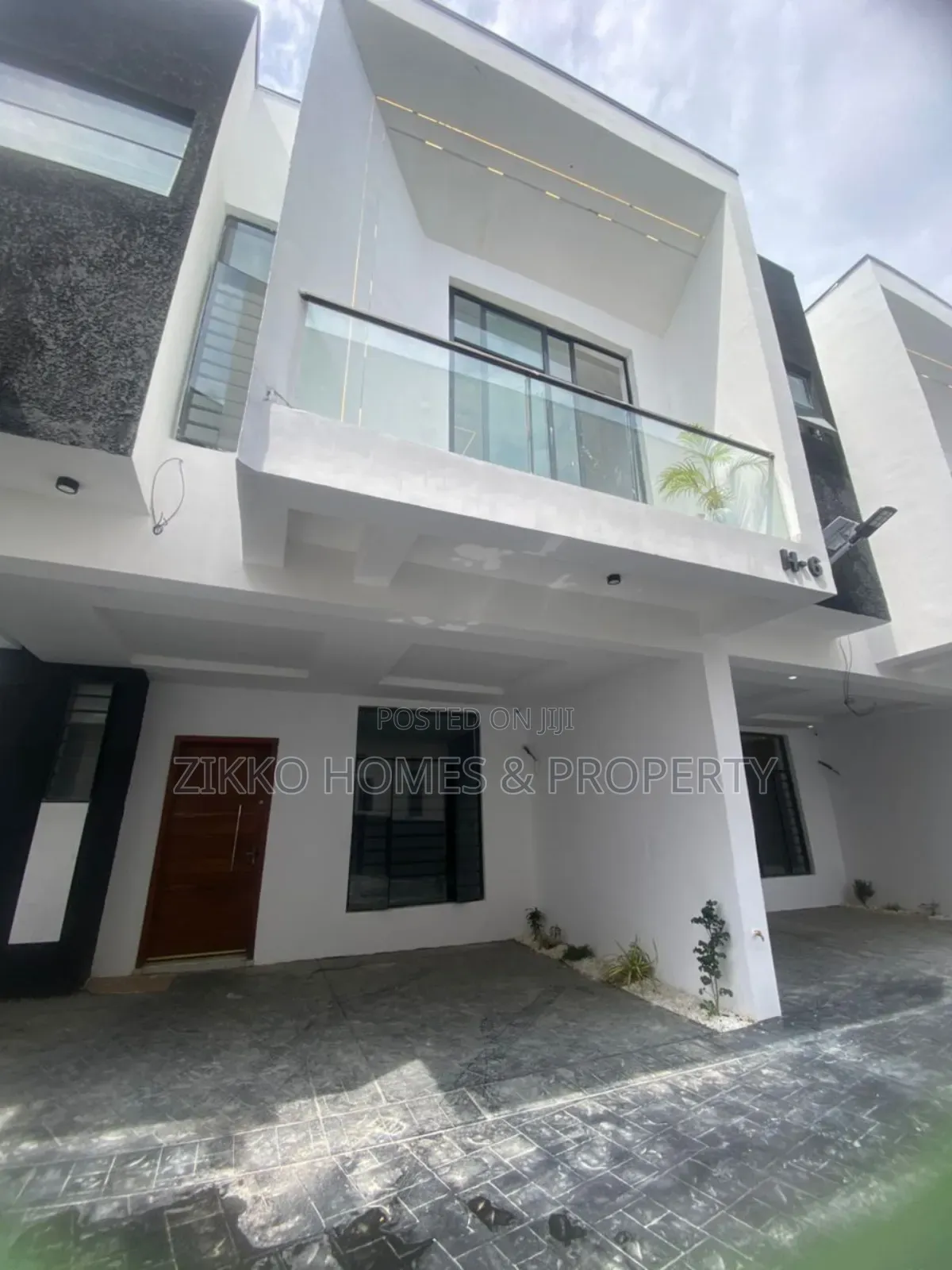 3bdrm Townhouse/Terrace in Ikota, Lekki for sale in Lekki