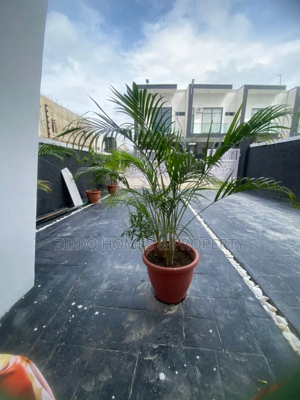 4bdrm Duplex in Ikota, Lekki for sale in Lekki