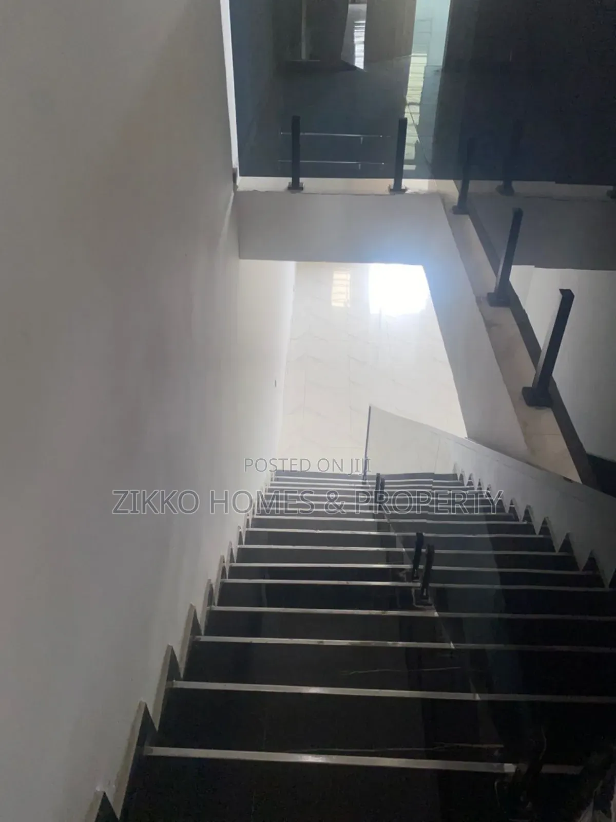 4bdrm Duplex in Ikota, Lekki for sale in Lekki