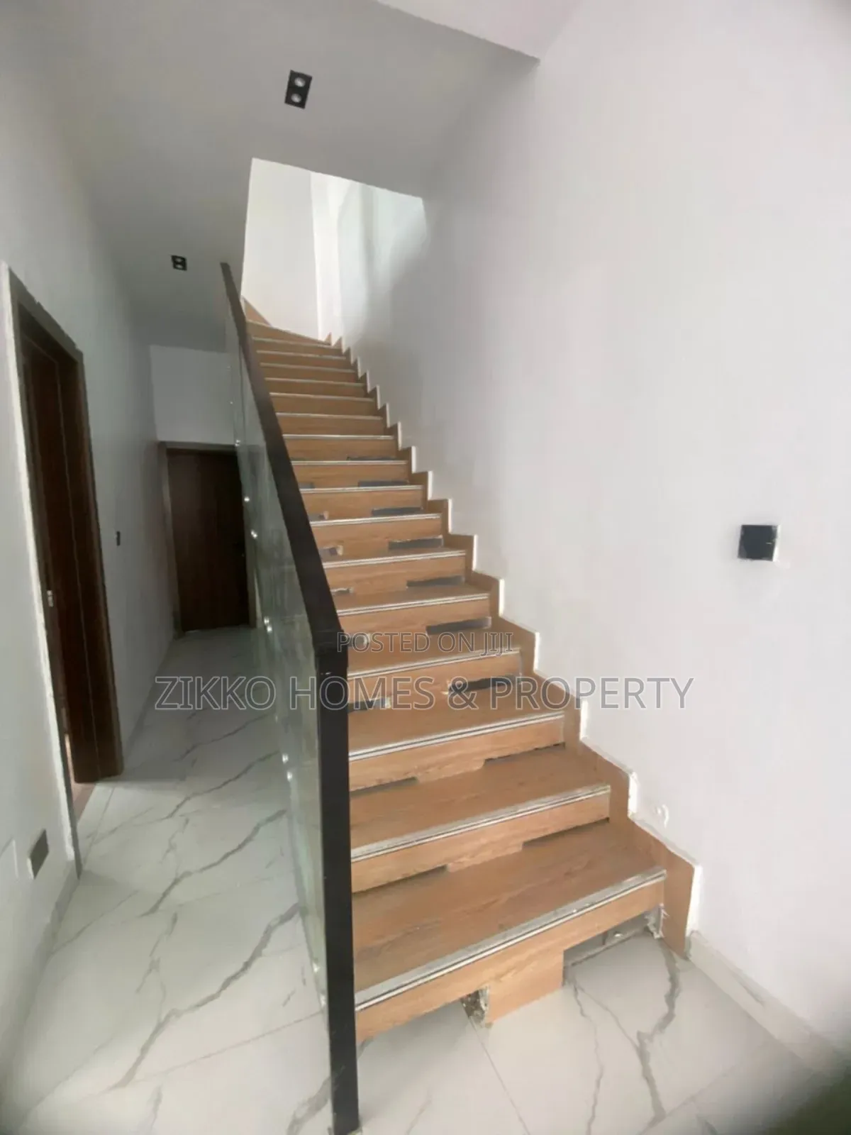 4bdrm Duplex in Ikota, Lekki for sale in Lekki