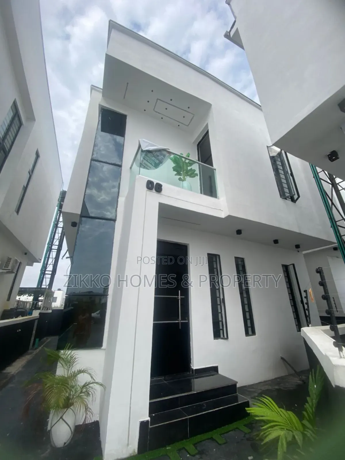4bdrm Duplex in Ikota, Lekki for sale in Lekki