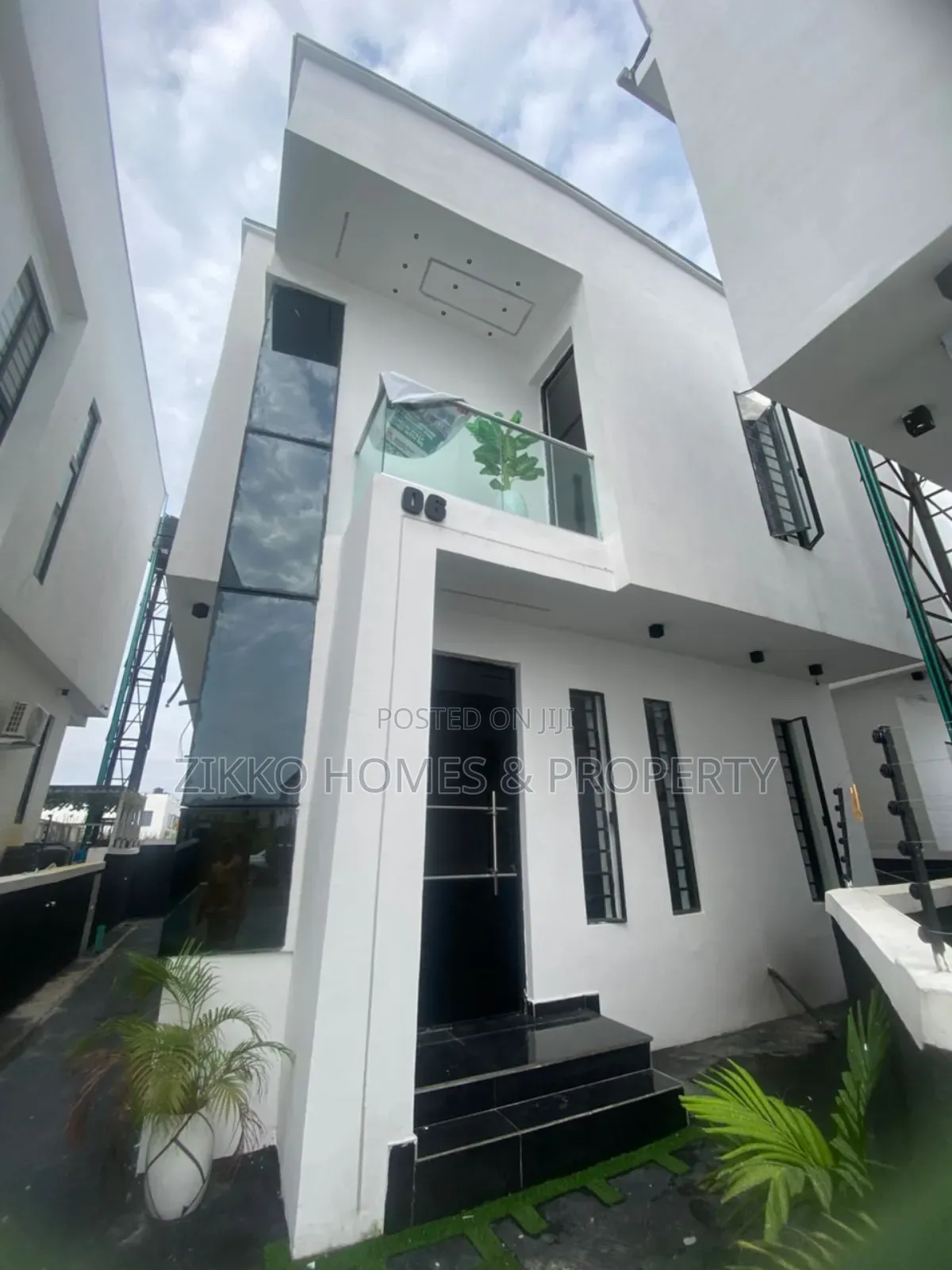 4bdrm Duplex in Ikota, Lekki for sale in Lekki