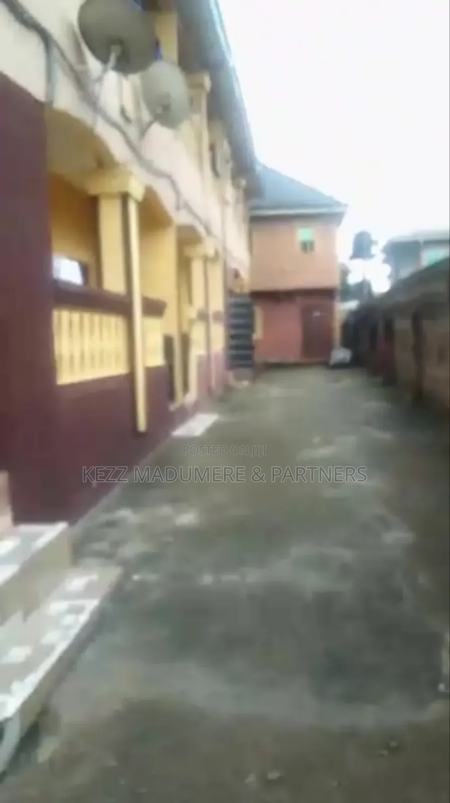8bdrm Block of Flats in Opobo Road , Aba , for sale in Aba North