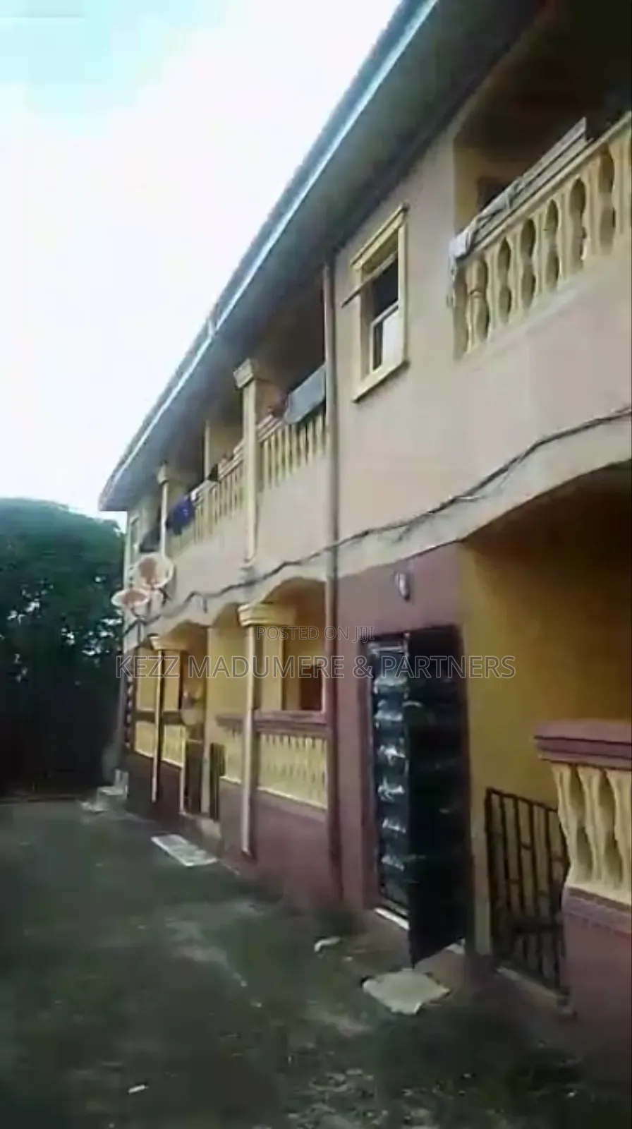 8bdrm Block of Flats in Opobo Road , Aba , for sale in Aba North