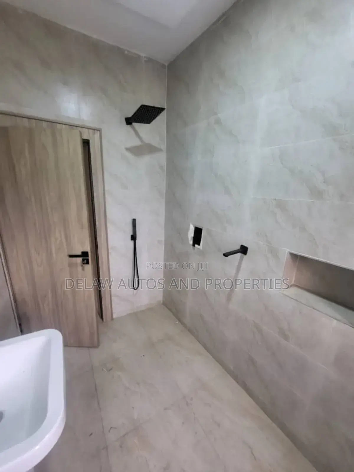 4bdrm Duplex in Naf Valley Estate for rent in Asokoro