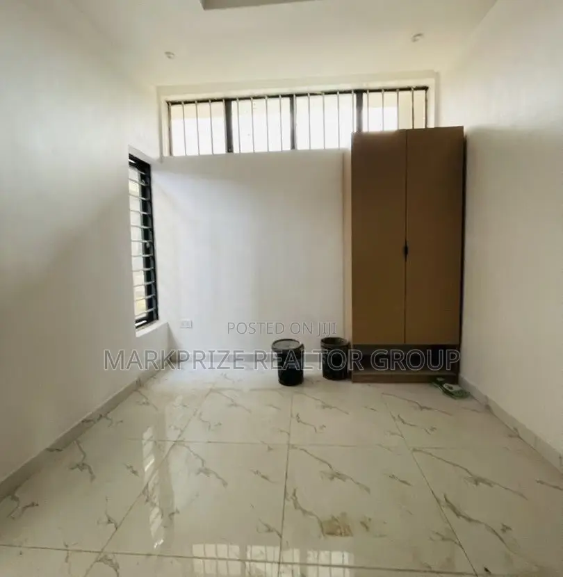 4bdrm Duplex in Magodo Phase 1 Lagos for sale in Magodo