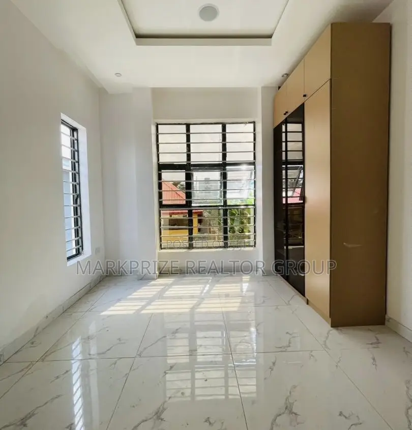 4bdrm Duplex in Magodo Phase 1 Lagos for sale in Magodo