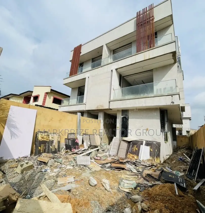 4bdrm Duplex in Omole Phase 2 Lagos for sale in Omole Phase 2