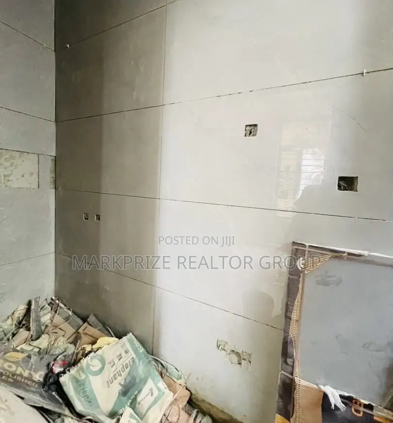 4bdrm Duplex in Omole Phase 2 Lagos for sale in Omole Phase 2