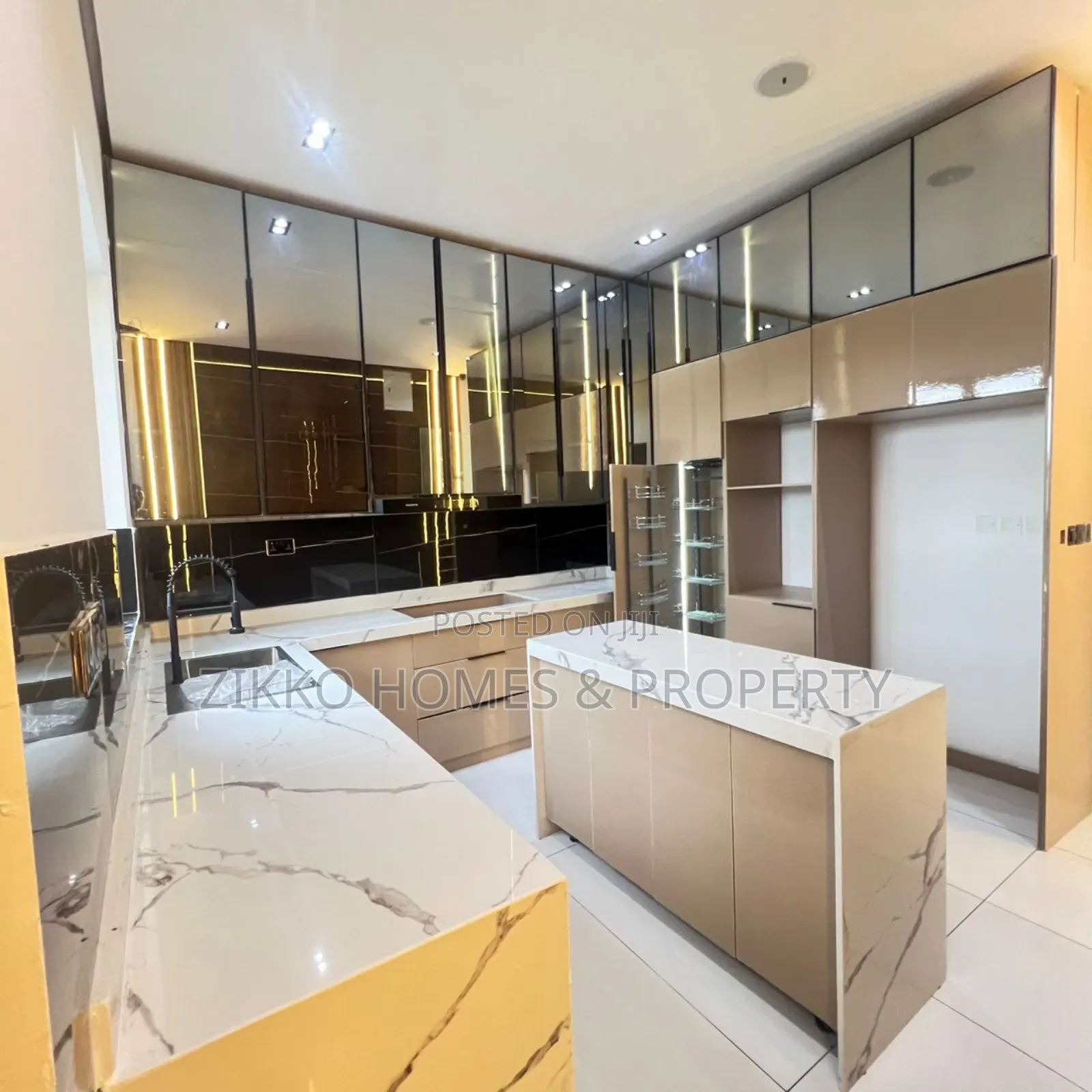 4bdrm Duplex in Orchid Road, Lekki for sale in Lekki