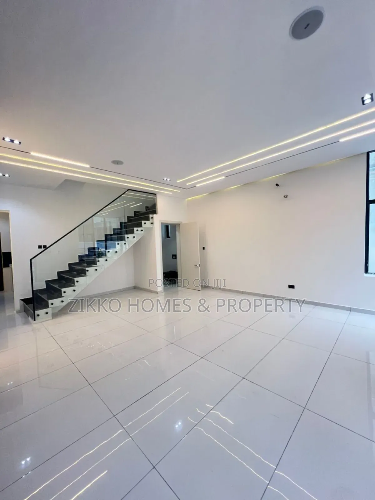 4bdrm Duplex in Orchid Road, Lekki for sale in Lekki