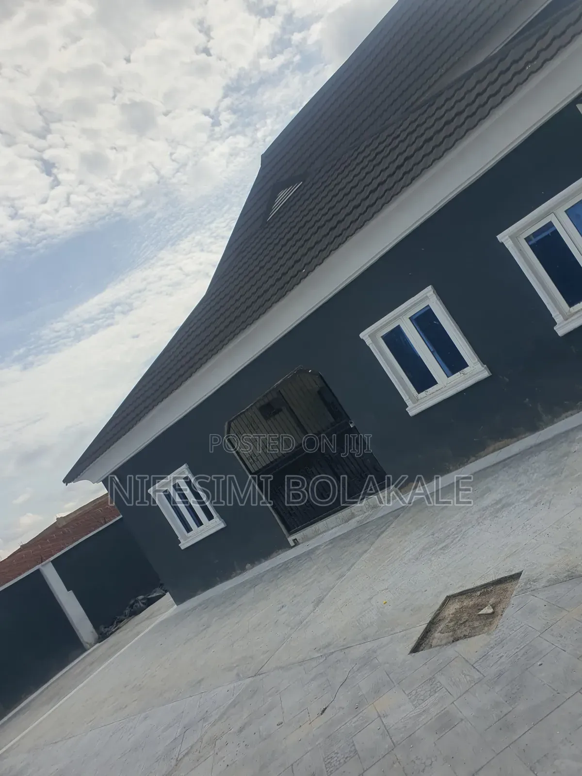 6bdrm Bungalow in Akoto Estate, Elebu,, Akala Express for sale in Akala Express