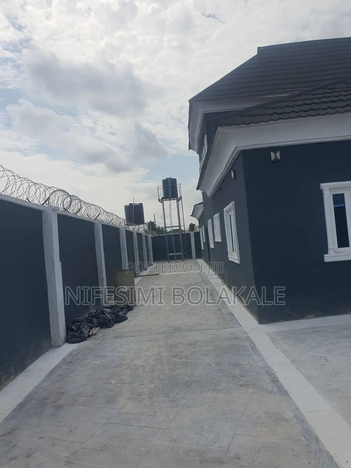 6bdrm Bungalow in Akoto Estate, Elebu,, Akala Express for sale in Akala Express