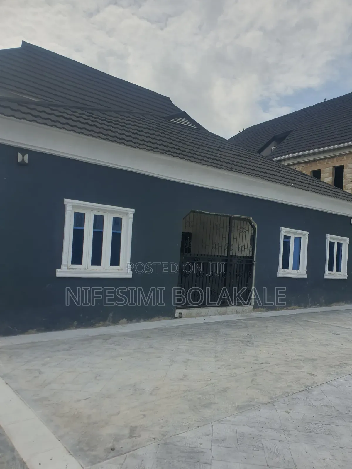 6bdrm Bungalow in Akoto Estate, Elebu,, Akala Express for sale in Akala Express