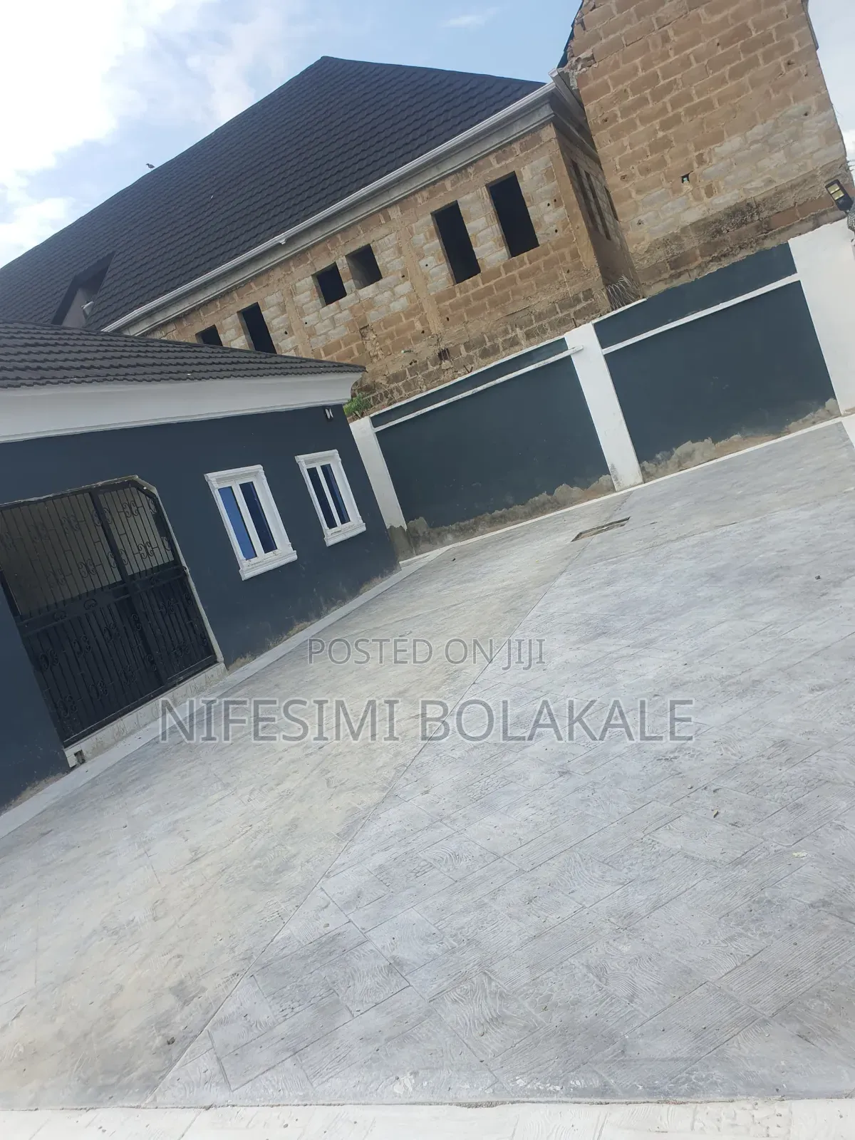 6bdrm Bungalow in Akoto Estate, Elebu,, Akala Express for sale in Akala Express