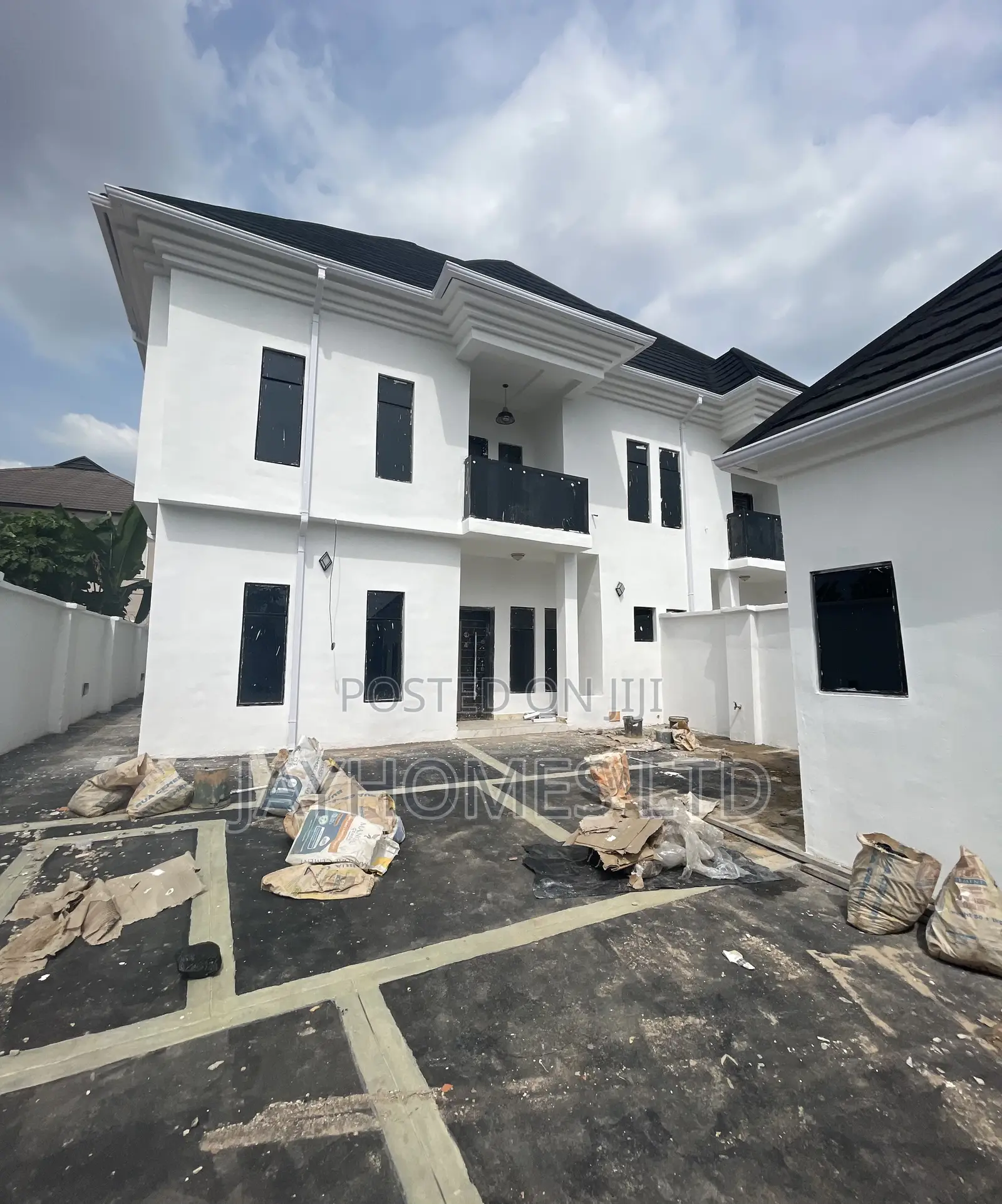 Standard 4 Bedroom Duplex With Security House for Sale in Gra Asaba in Oshimili South