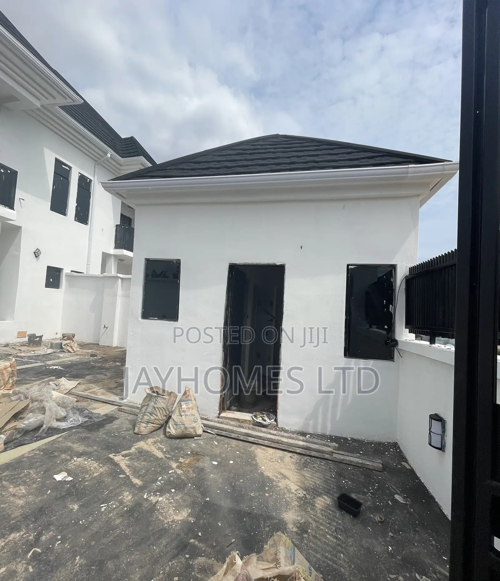 Standard 4 Bedroom Duplex With Security House for Sale in Gra Asaba in Oshimili South