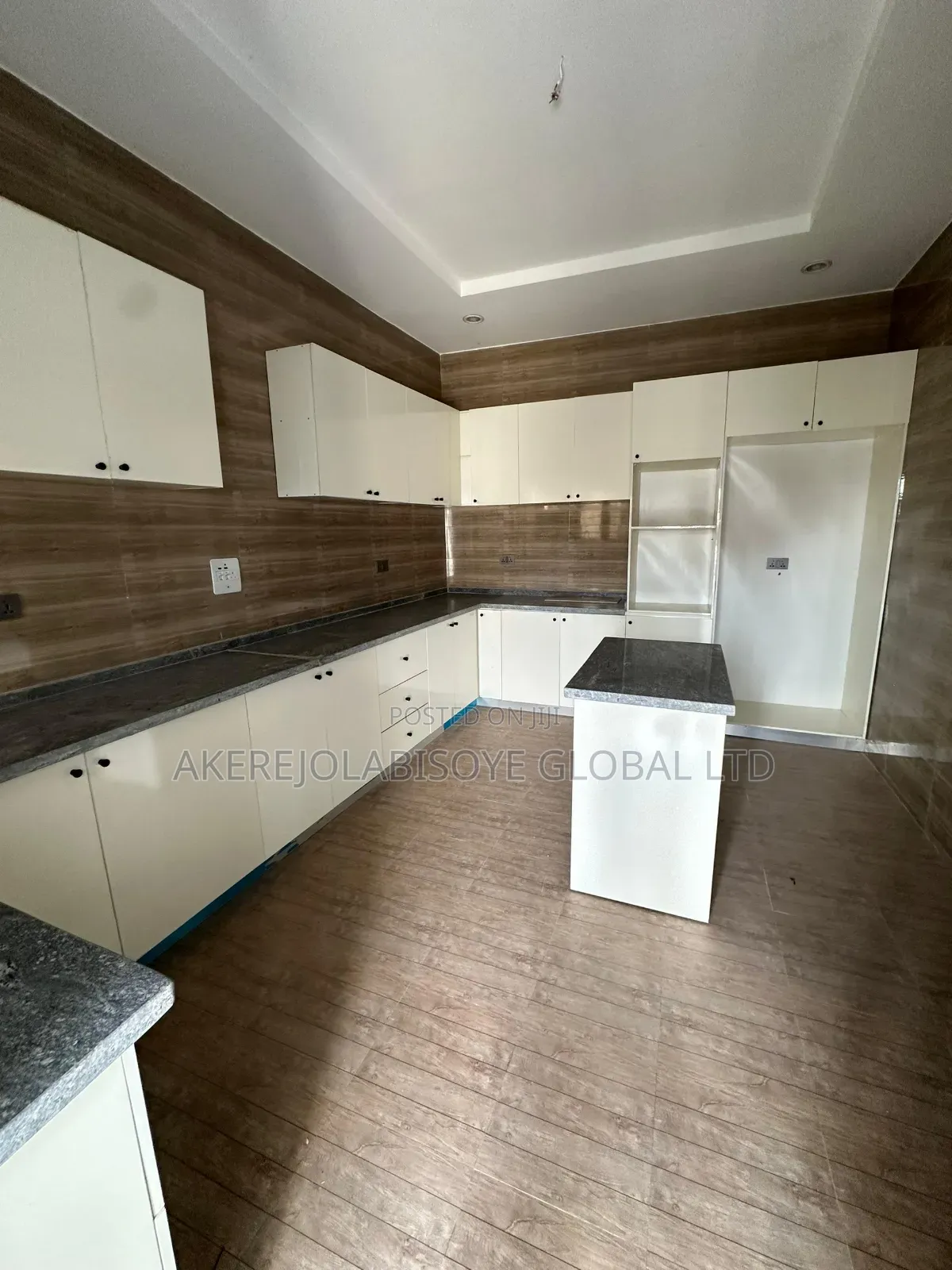 5bdrm Duplex in Naf Valley Asokoro for sale in Asokoro