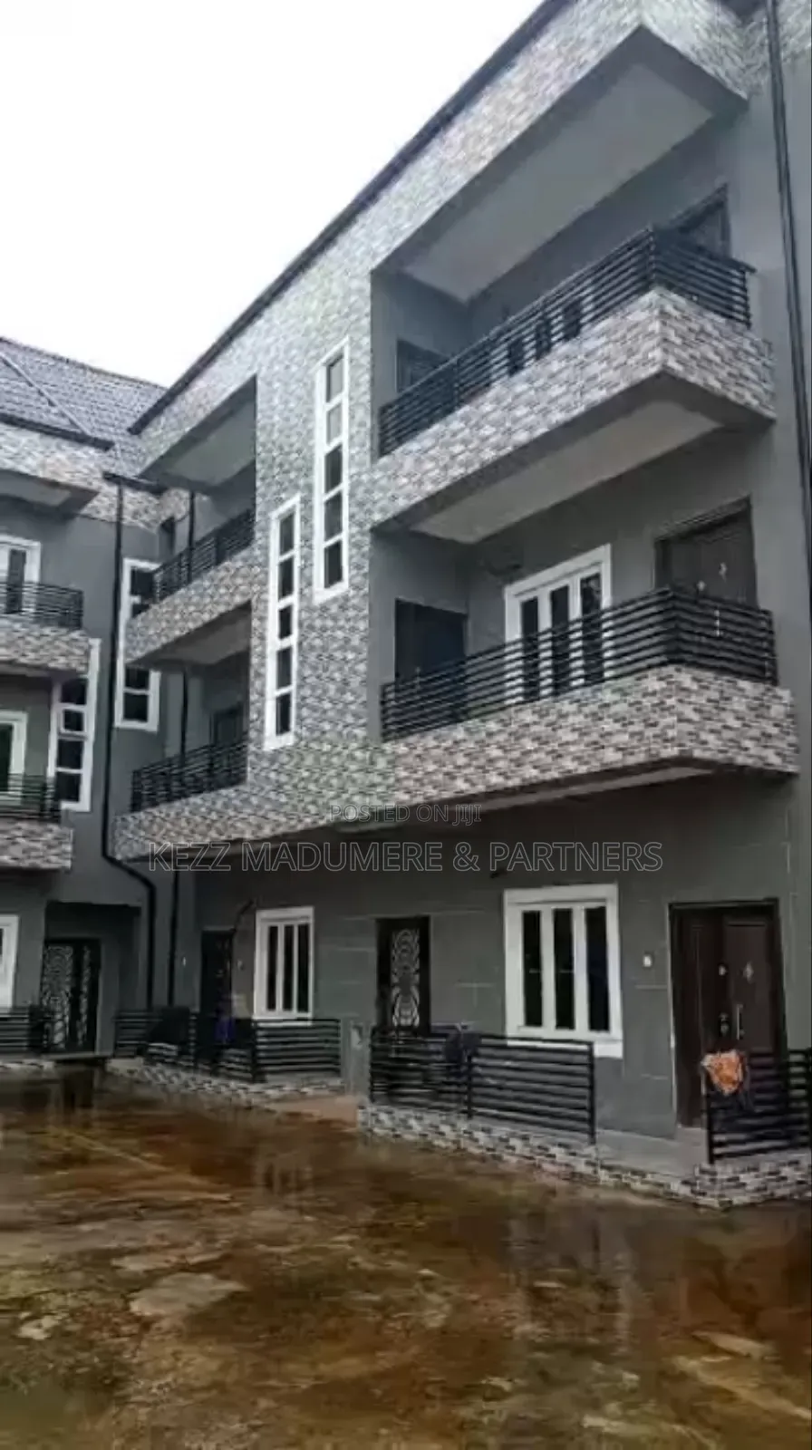 9bdrm Block of Flats in Behind Shoprite, for sale in Owerri