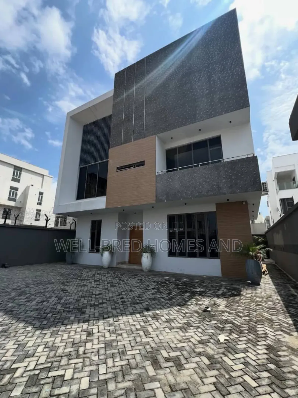 5bdrm Duplex in Banana Island for rent in Banana Island