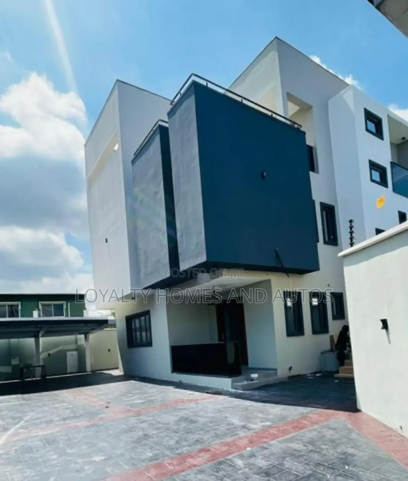 Furnished 7bdrm Duplex in GRA Phase 2 Shangisha for sale in GRA Phase 2 Shangisha