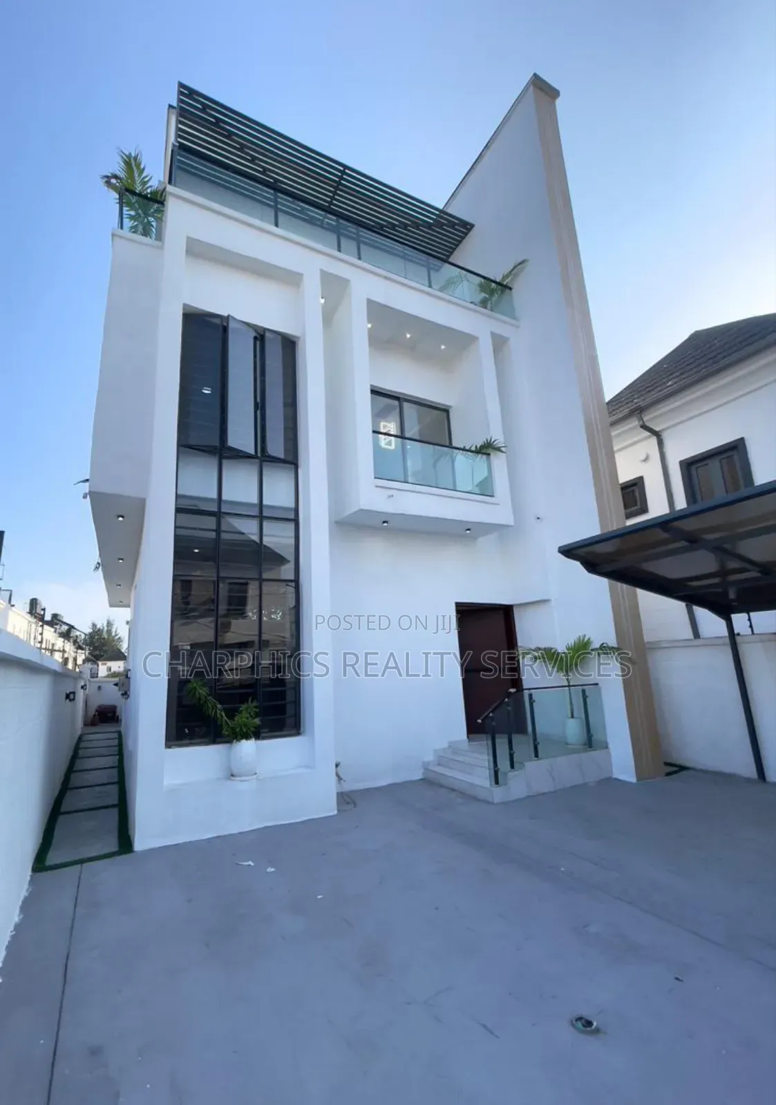 4bdrm Duplex in Ikota for sale in Ikota