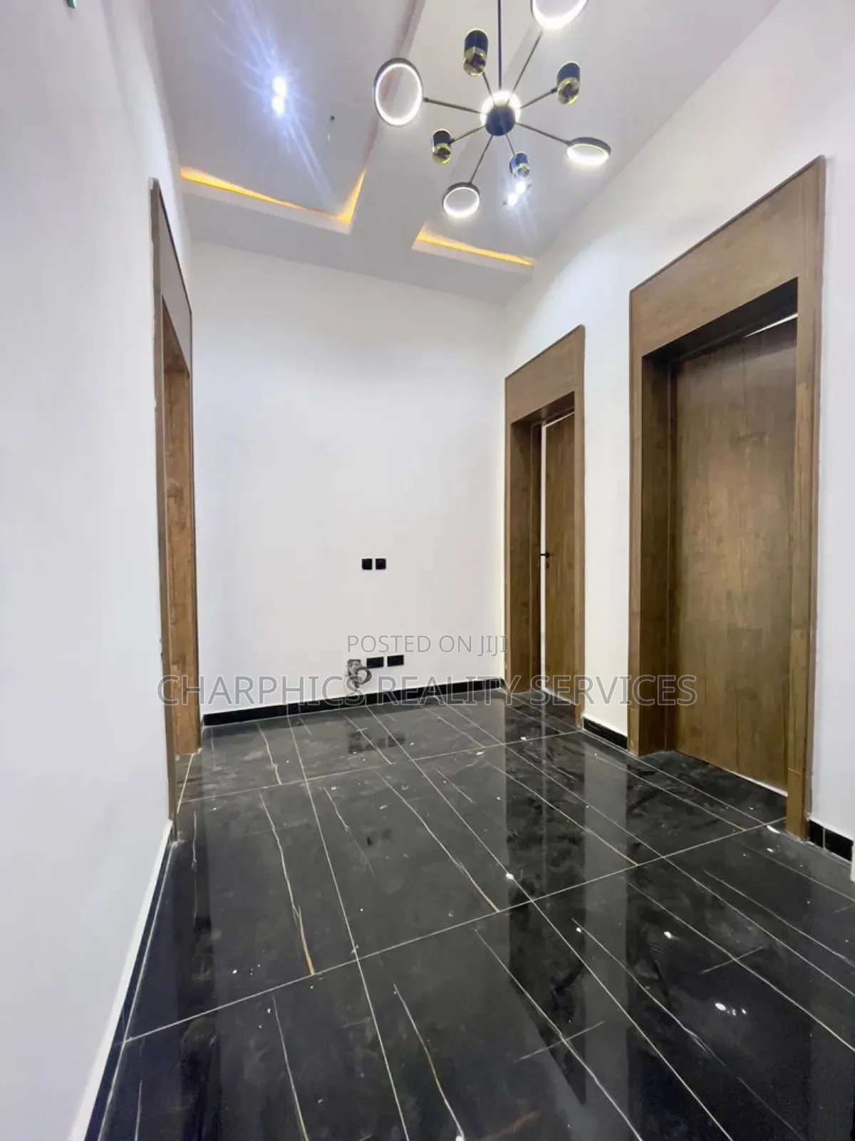 3bdrm Duplex in Ikota for sale in Ikota