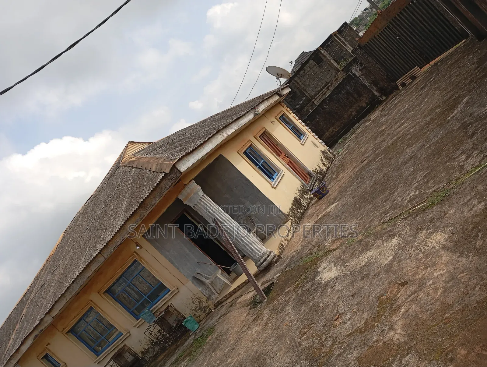Furnished 8bdrm House in Old Igbalu Road, Gberigbe for sale in Gberigbe