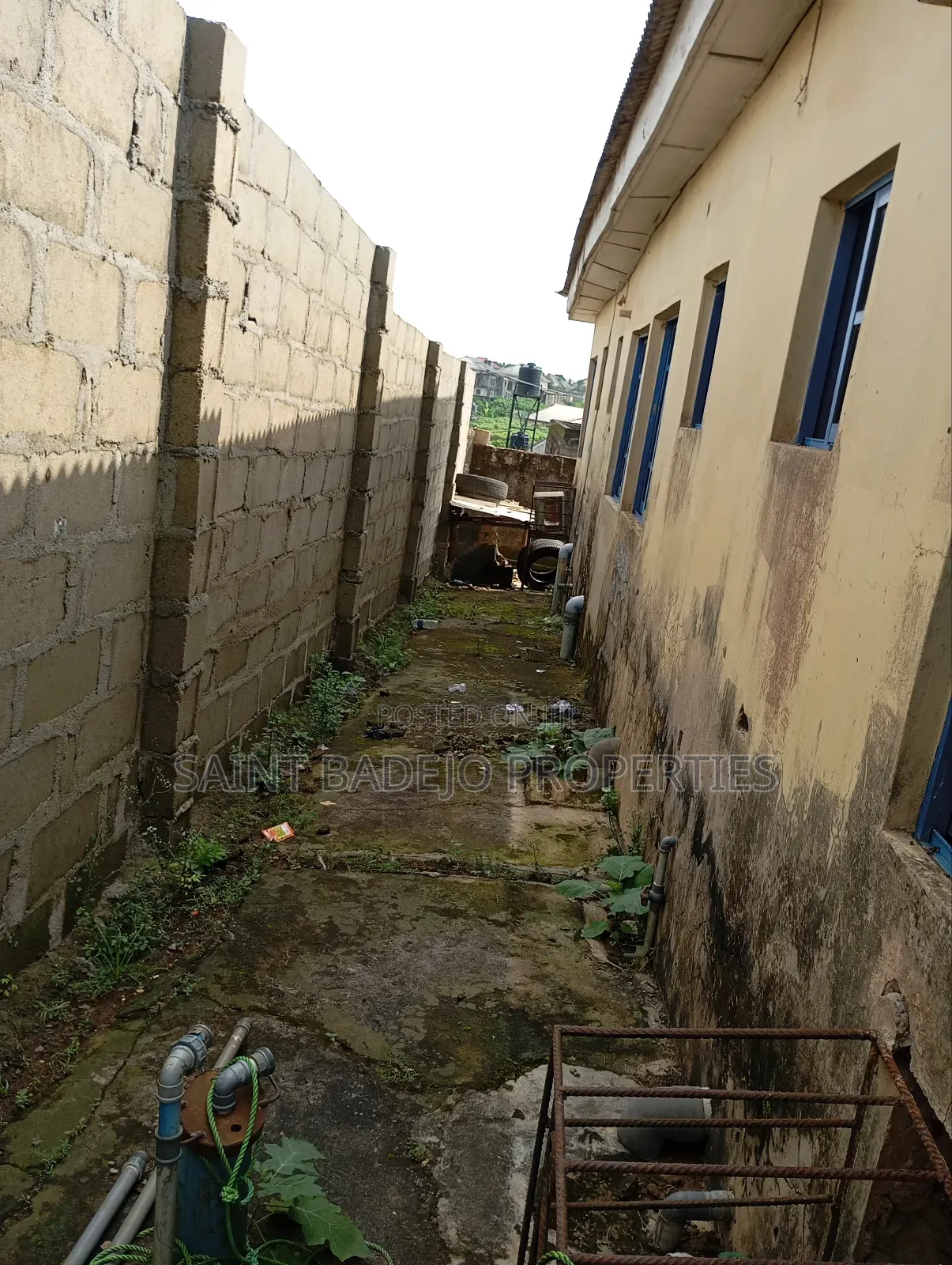 Furnished 8bdrm House in Old Igbalu Road, Gberigbe for sale in Gberigbe