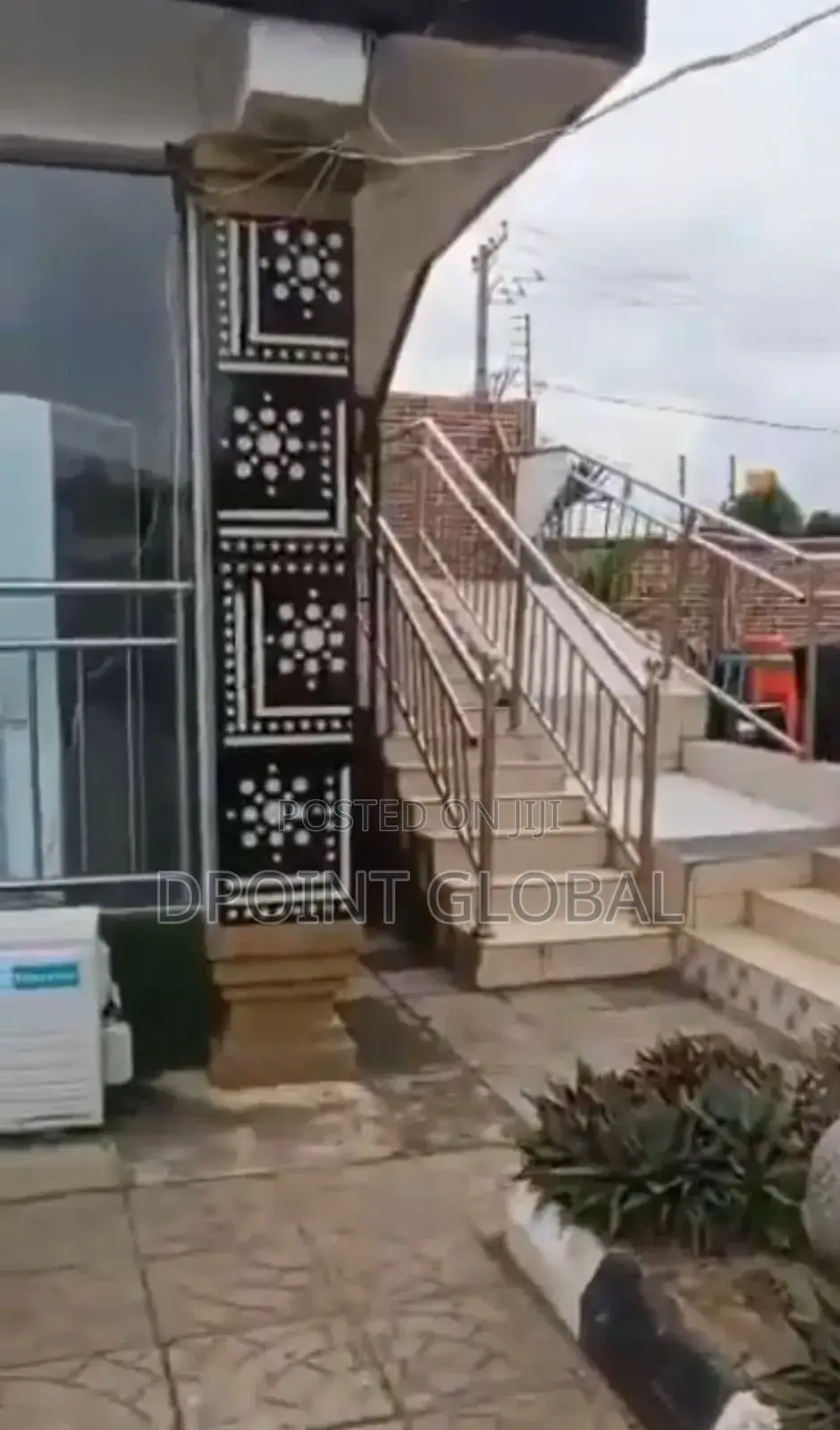 Big Hotel , Suit and Bars in Airport Road / Oshodi