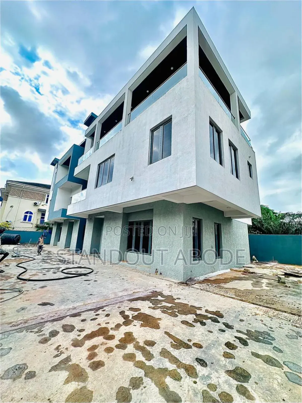 5bdrm Duplex in In An Estate, GRA Phase 2 Shangisha for sale in GRA Phase 2 Shangisha