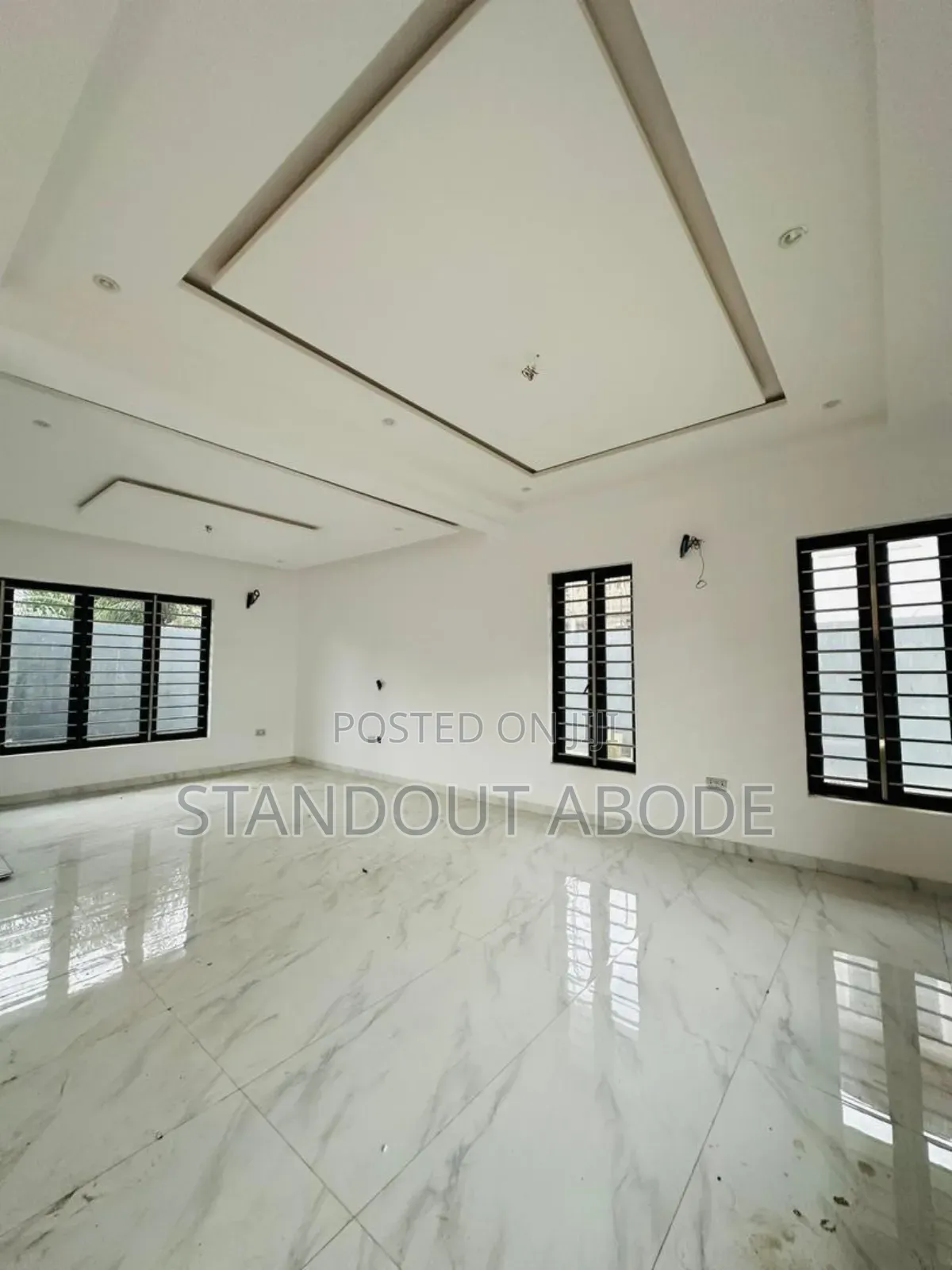 5bdrm Duplex in In An Estate, GRA Phase 2 Shangisha for sale in GRA Phase 2 Shangisha