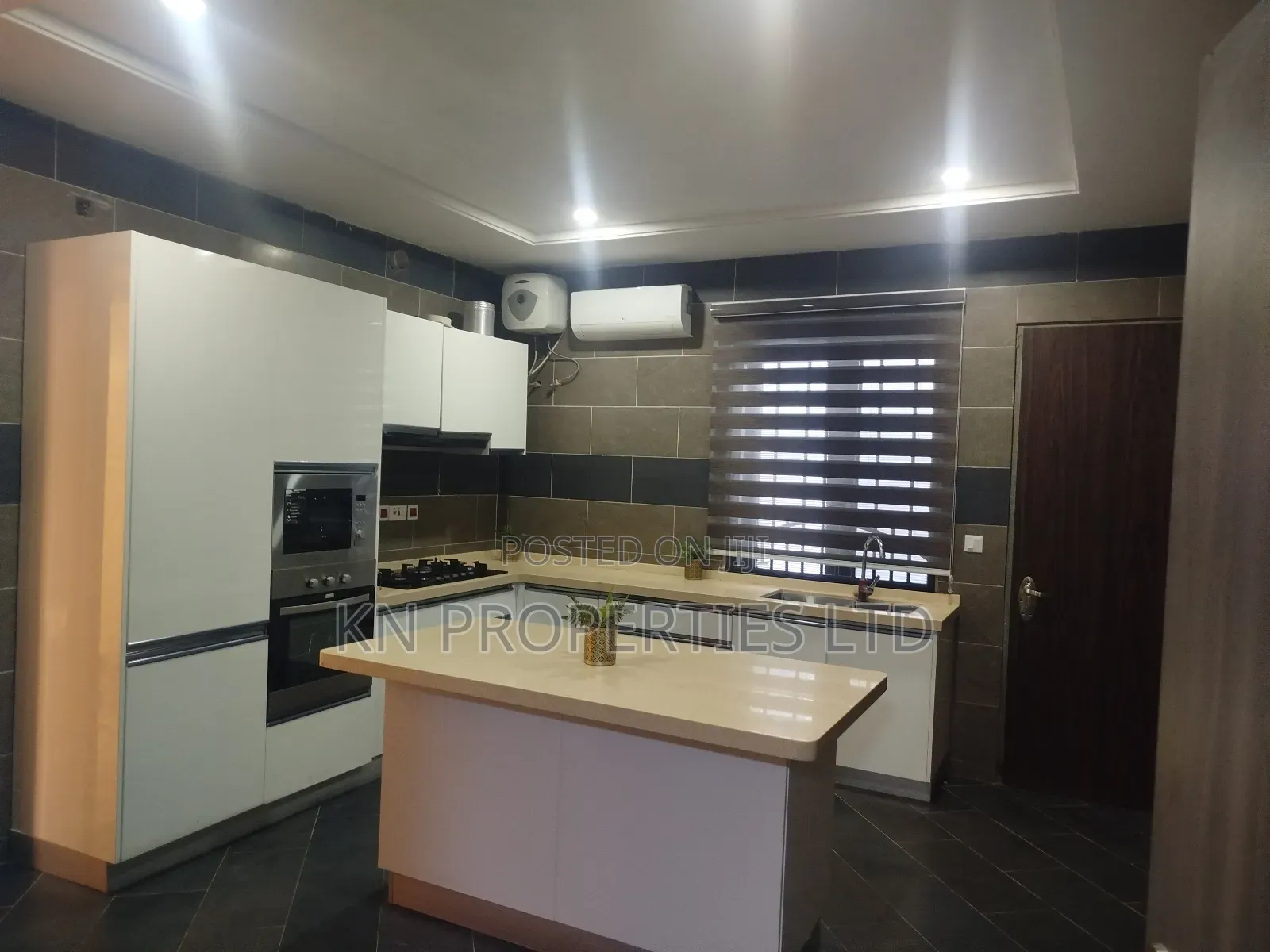 4bdrm Townhouse / Terrace in Gusape, Guzape District for rent in Guzape District